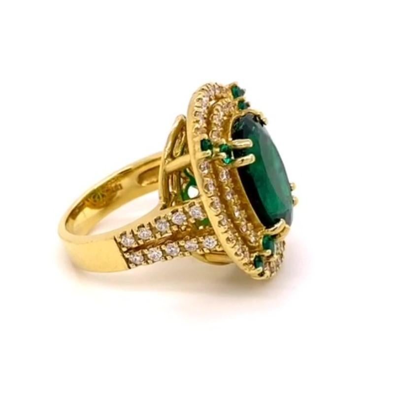 GIA Certified 6.58 Carat Colombian Natural Emerald 18 Karat Yellow Gold Ring In New Condition For Sale In LA, CA
