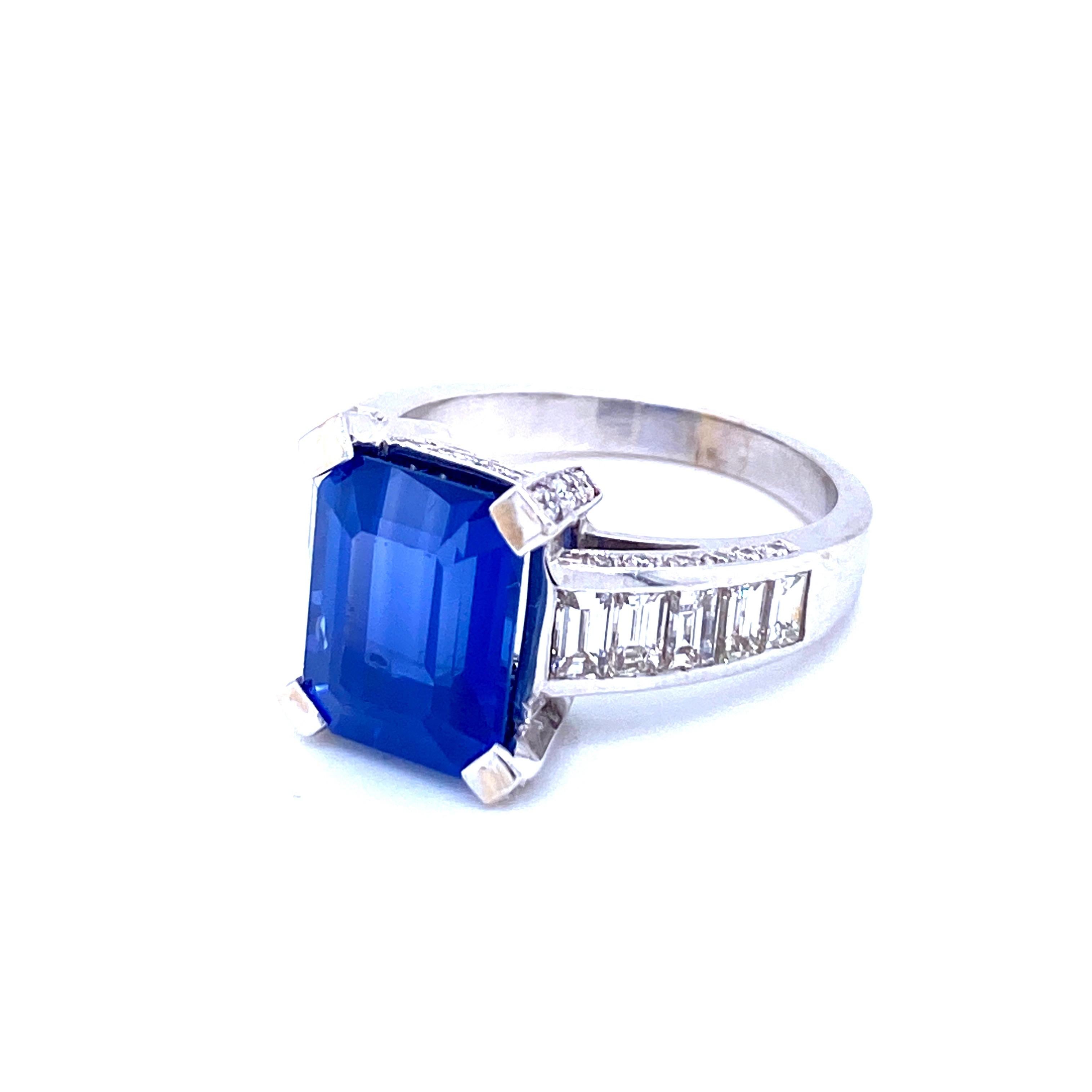Women's GIA Certified 6.59 Carat Sapphire Diamond Gold Ring For Sale