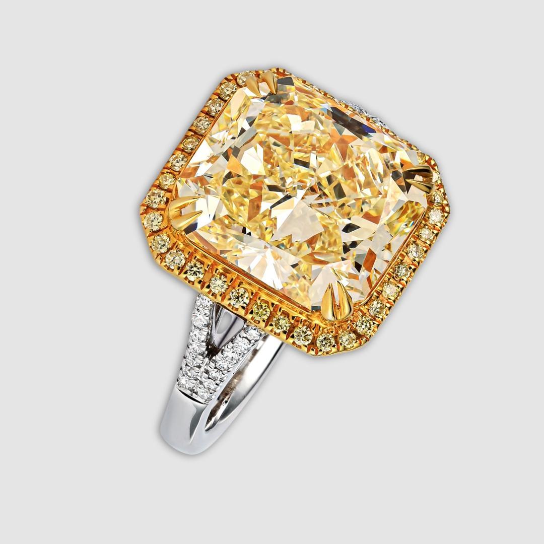 GIA Certified 6.6 Carat Fancy Yellow Diamond 18K Gold Split Shank Ring In Excellent Condition For Sale In Miami, FL