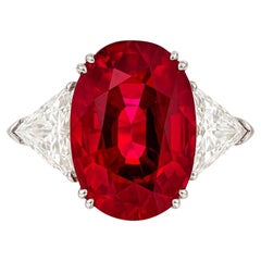 Anello in platino con rubino birmano e diamante taglio trilione certificato GIA da 6,61 carati