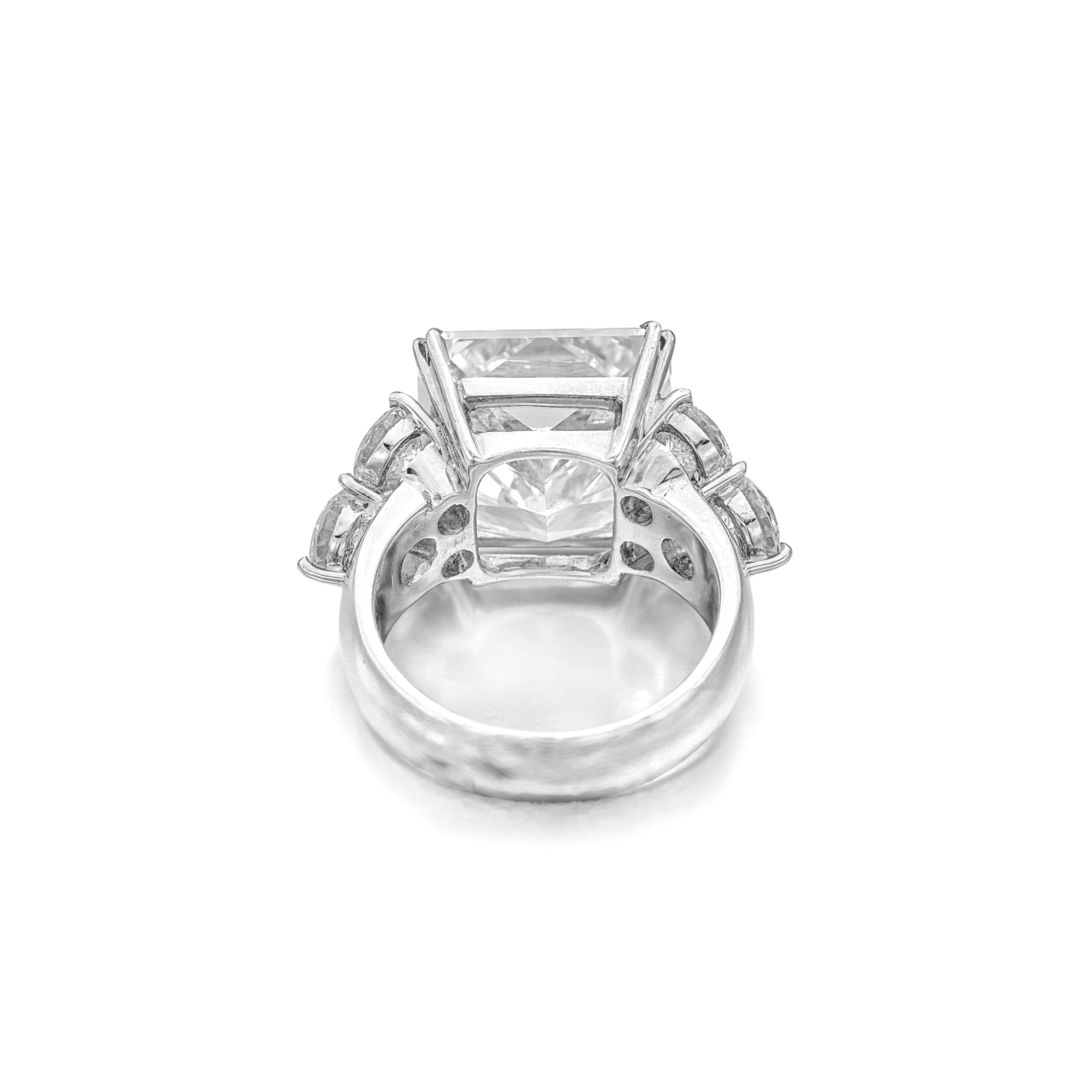 Contemporain Bague de fiançailles en platine avec diamant taille radiant de 6,67 carats certifié GIA en vente