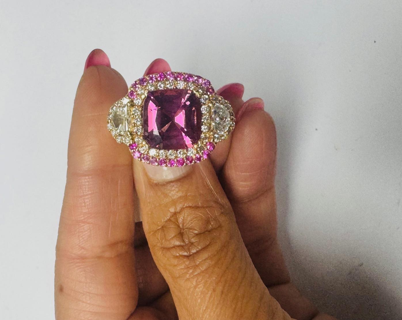 GIA Certified 6.69 Carat No Heat Spinel Diamond 18 Karat Gold Three-Stone Ring In New Condition For Sale In Los Angeles, CA