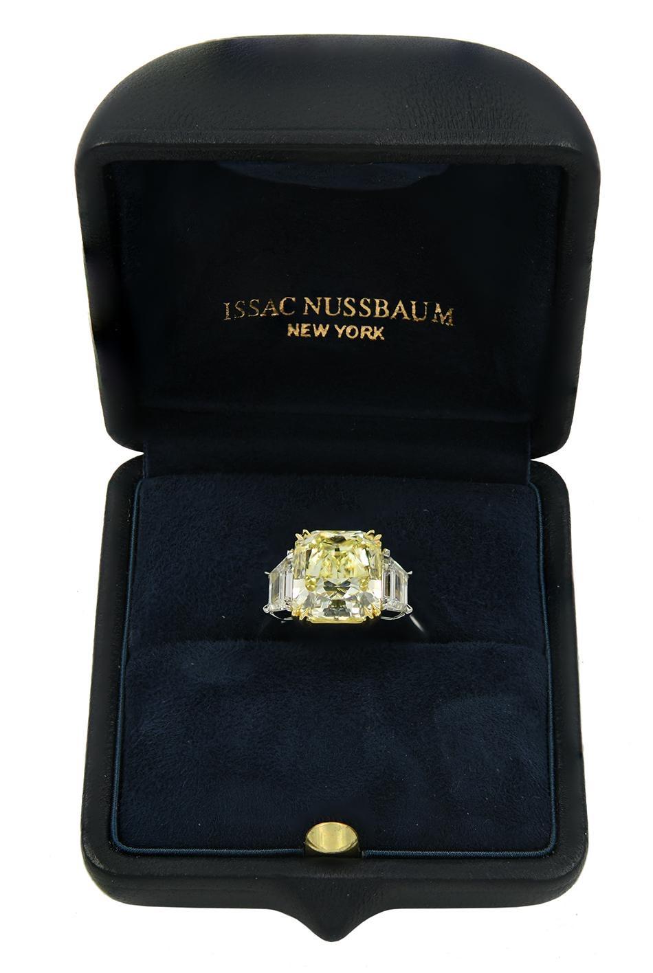 Moderne Bague de fiançailles avec diamant jaune taille radiant de 6,71 carats certifié GIA en vente