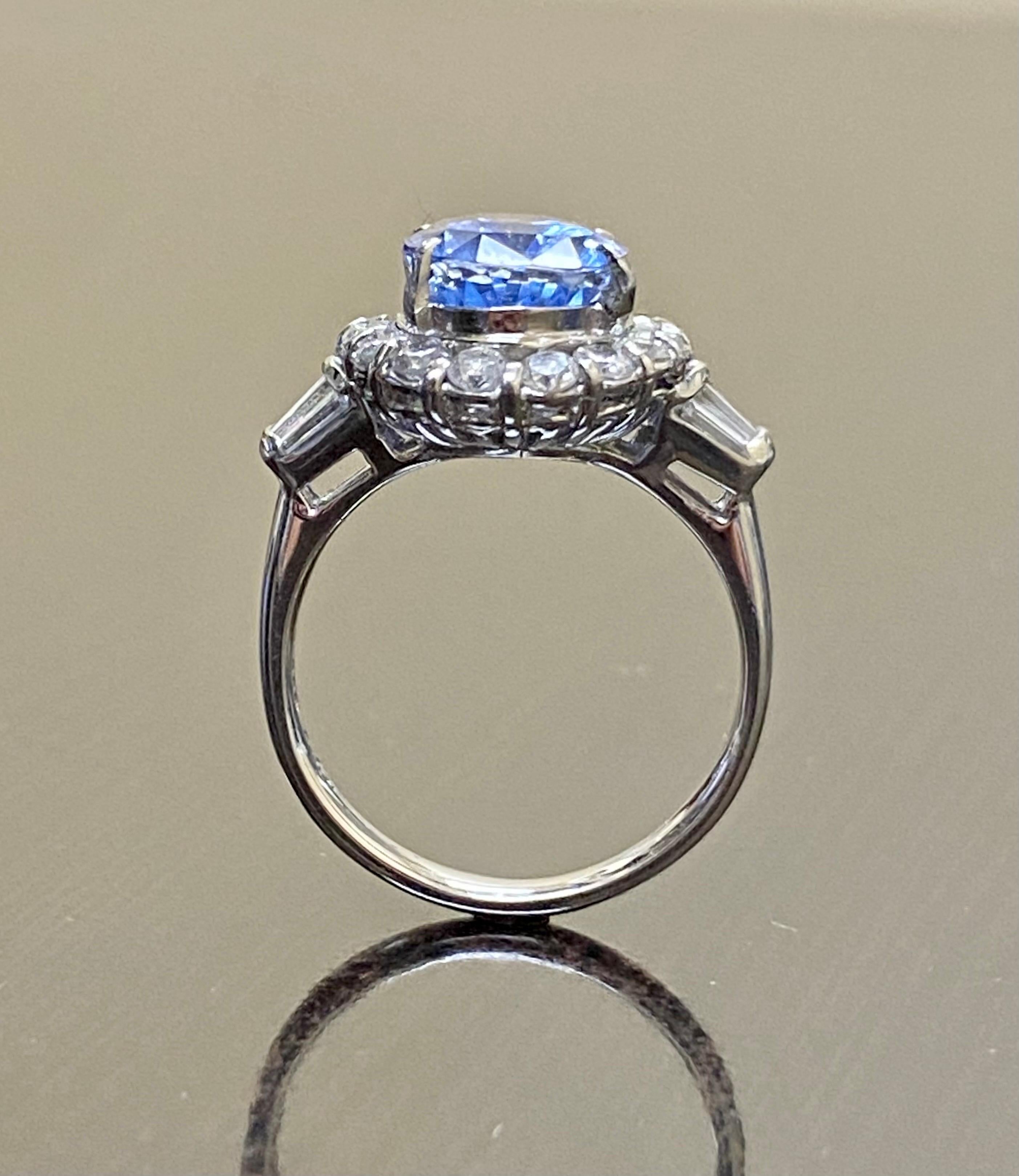 GIA Certified 6.73 Carat No Heat Cornflower Blue Sapphire Engagement Ring en vente 4