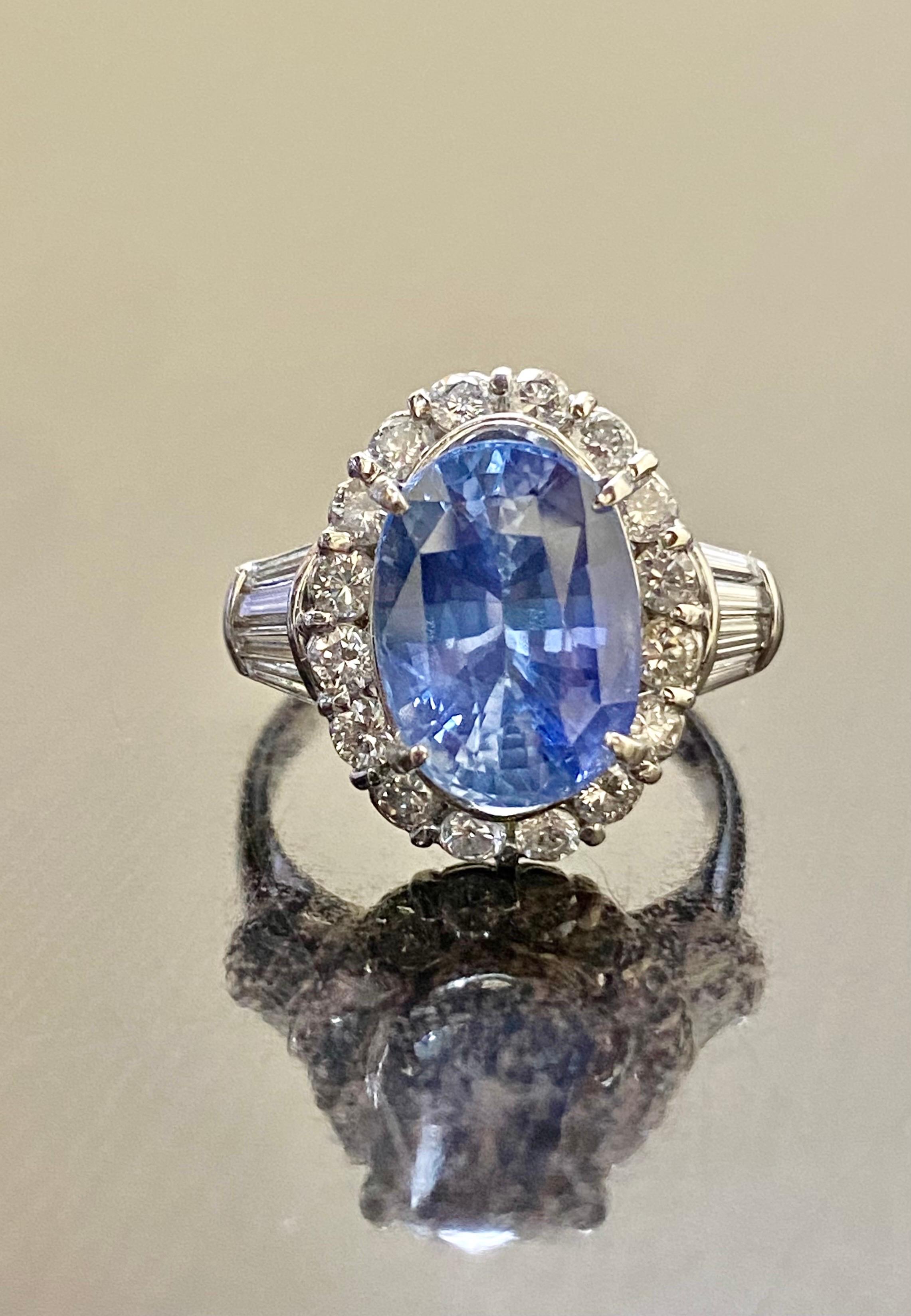 Taille ovale GIA Certified 6.73 Carat No Heat Cornflower Blue Sapphire Engagement Ring en vente