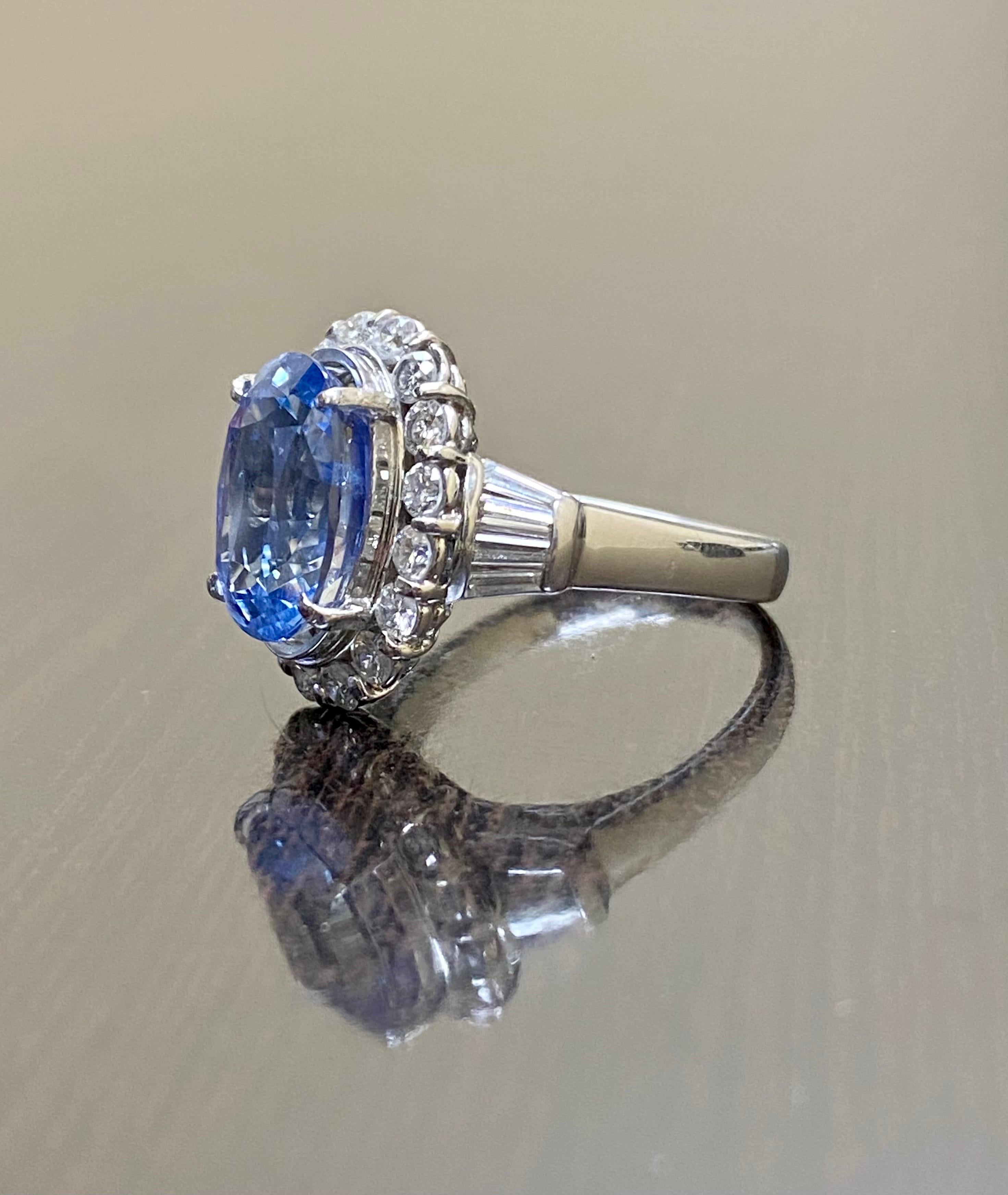 GIA Certified 6.73 Carat No Heat Cornflower Blue Sapphire Engagement Ring en vente 1