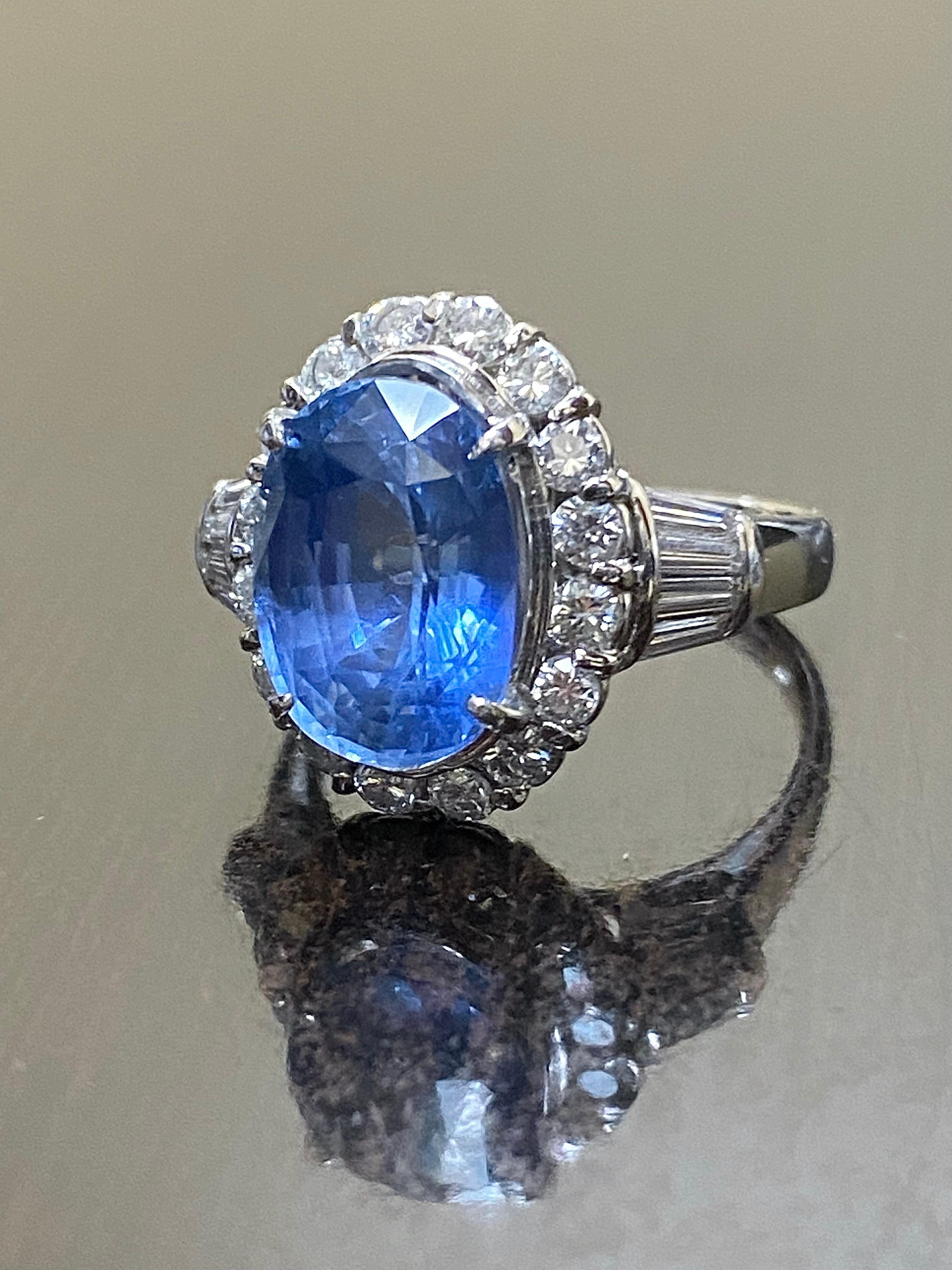 GIA Certified 6.73 Carat No Heat Cornflower Blue Sapphire Engagement Ring en vente 2