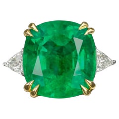 Anillo solitario de diamantes esmeralda verde de 6.78 quilates certificado por el GIA