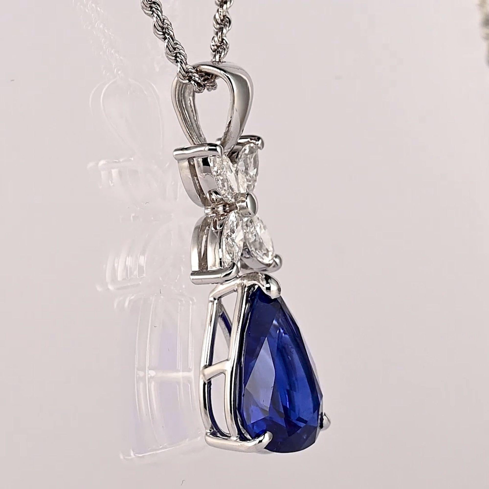 Moderno Collana con ciondolo a goccia di zaffiro blu con taglio a pera senza calore certificata GIA da 6,82 carati in vendita