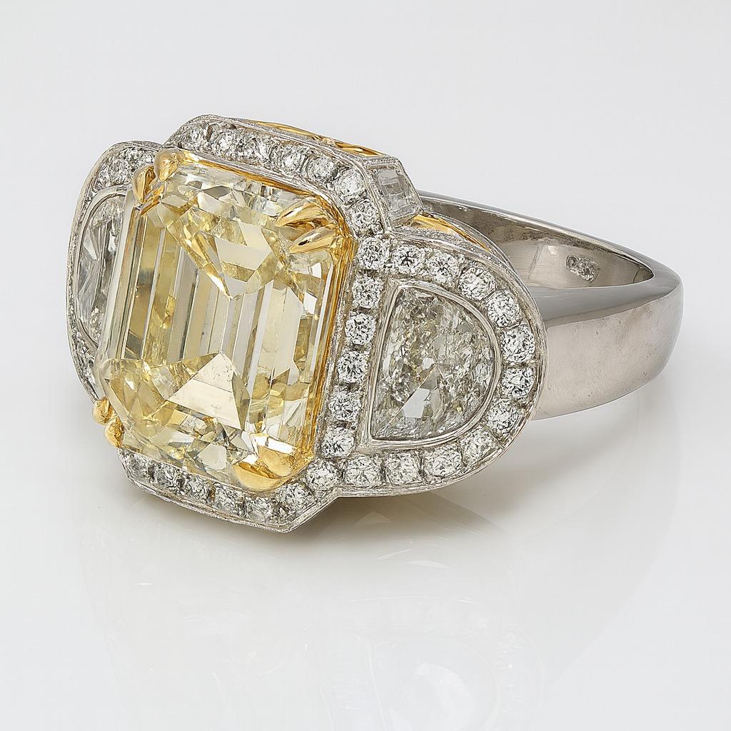 Contemporain Diamant certifié GIA de 6,87 carats de couleur jaune verdâtre Platine en vente