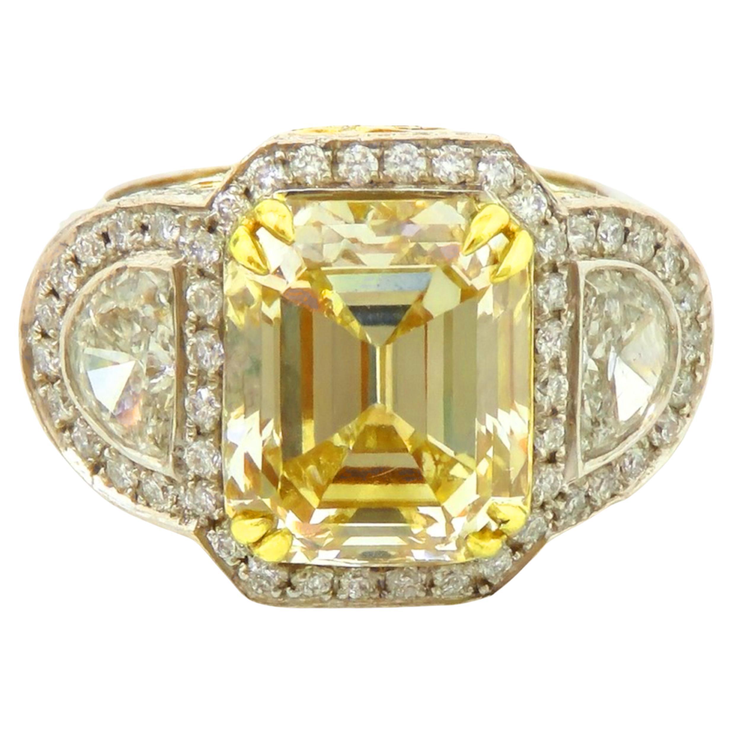 Diamant certifié GIA de 6,87 carats de couleur jaune verdâtre Platine en vente