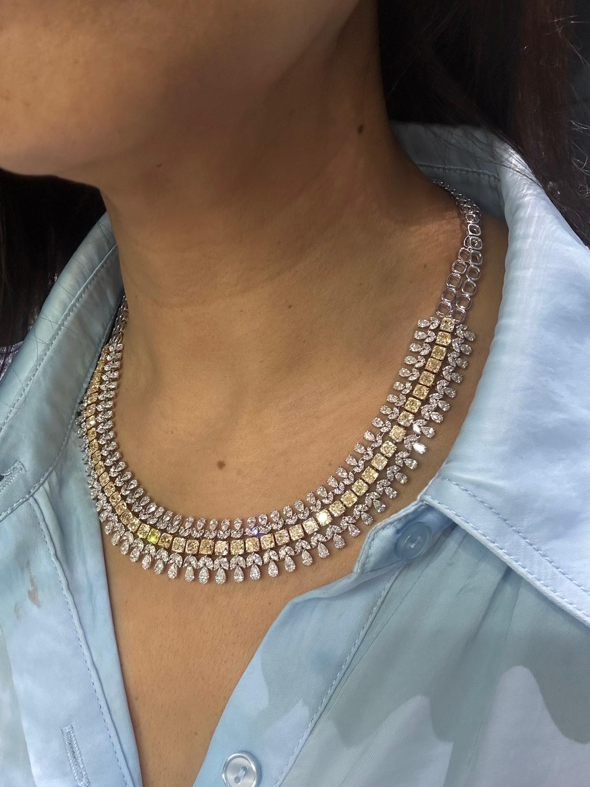 GIA Certificato 69 Carati Giallo e Mentre Collana di Diamanti D-F VVs-VS 657 Diamante in vendita 12