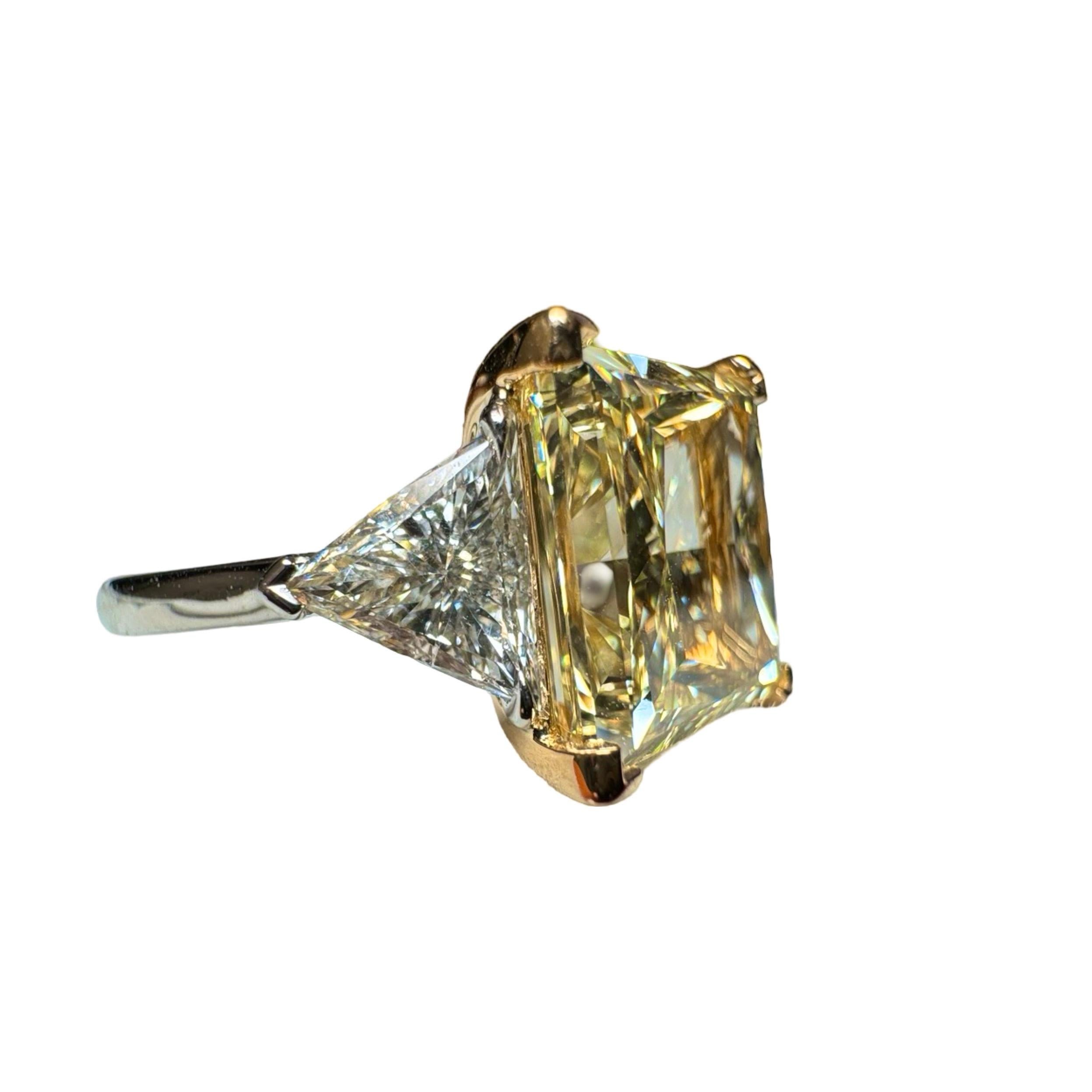 GIA Certified 6.91 Carat Princess Cut Yellow Diamond Three Stone Ring In New Condition For Sale In New York, NY