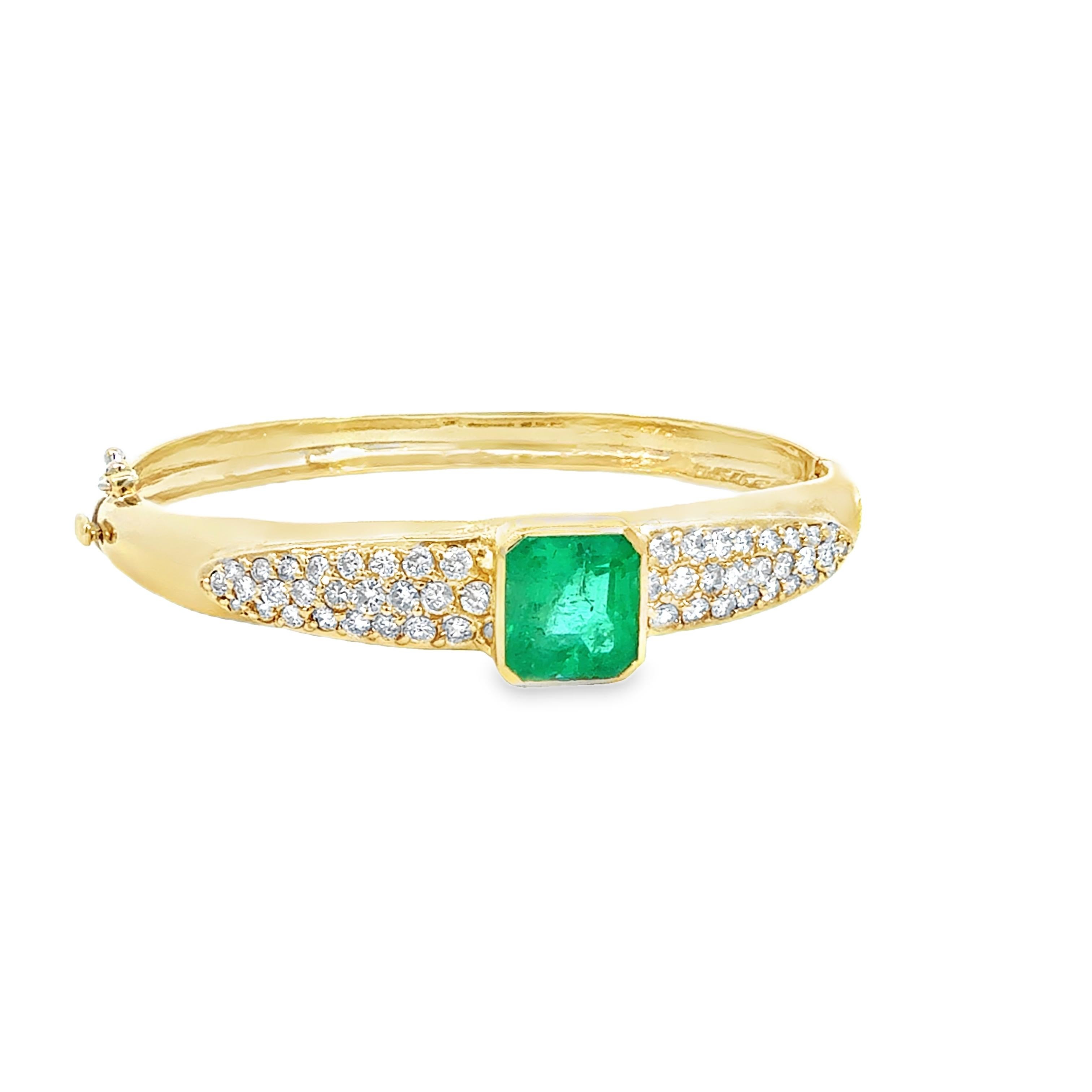 Bracelet jonc rétro vintage avec diamants et émeraude de Colombie certifiée GIA de 6,96 carats en vente 4