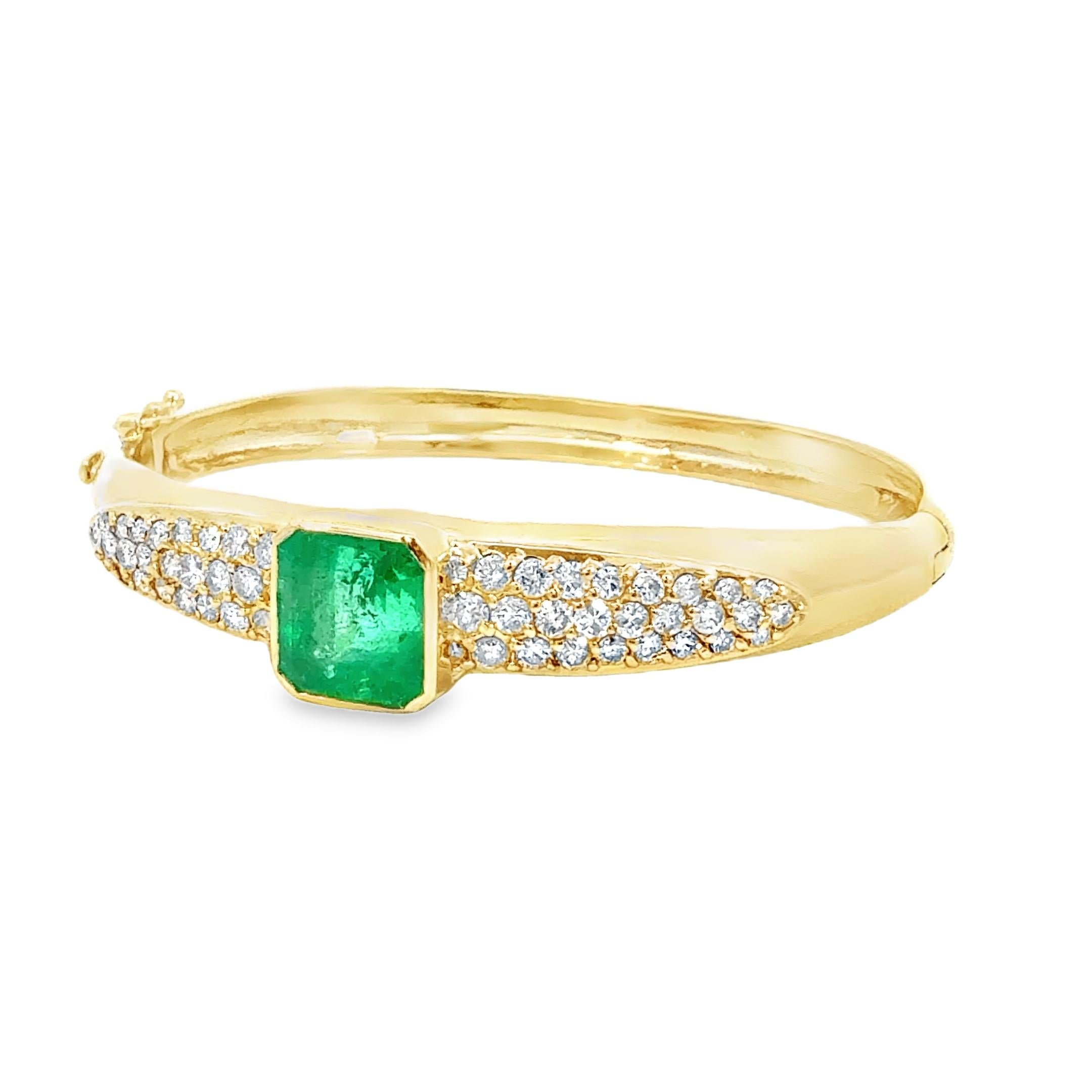 Rétro Bracelet jonc rétro vintage avec diamants et émeraude de Colombie certifiée GIA de 6,96 carats en vente