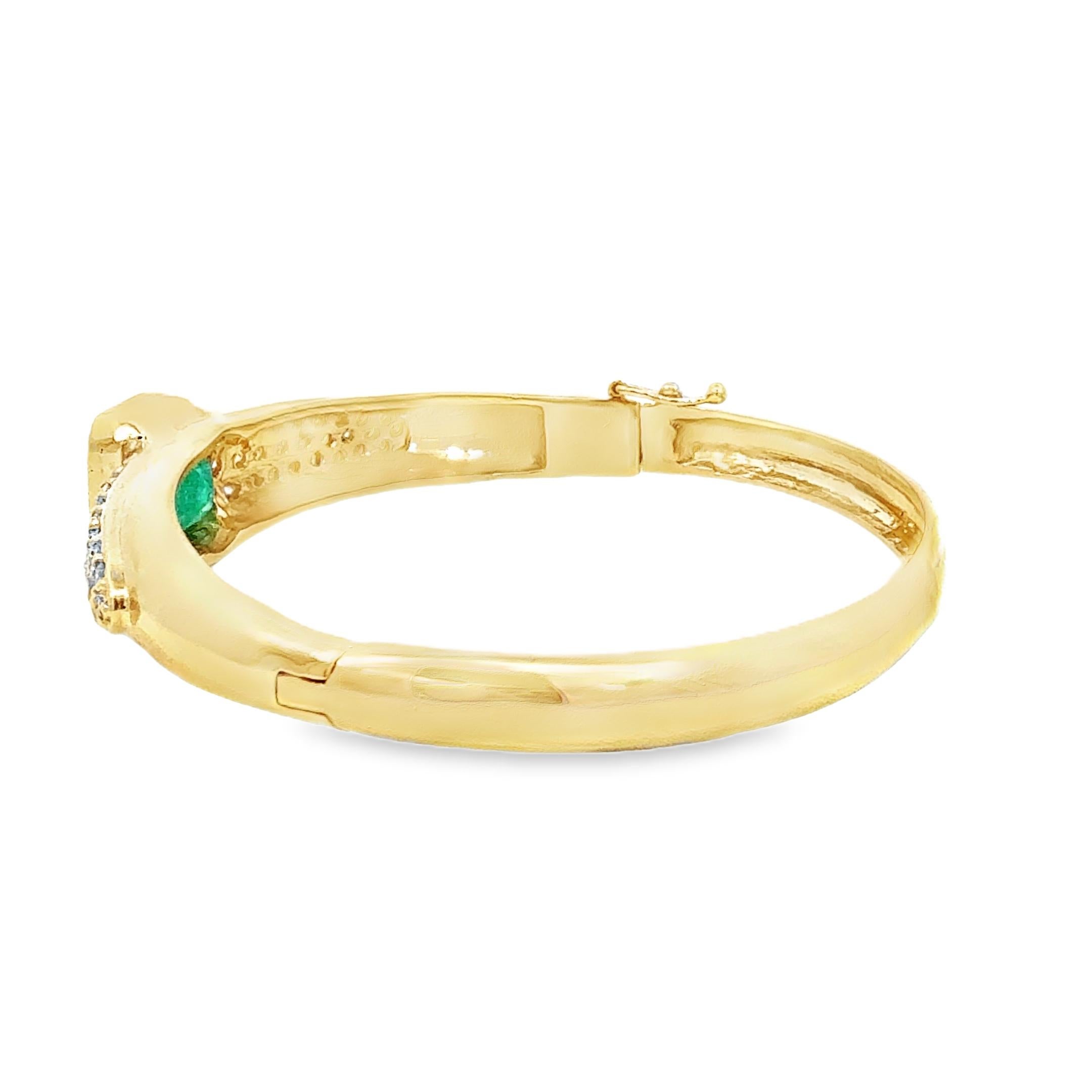 Taille émeraude Bracelet jonc rétro vintage avec diamants et émeraude de Colombie certifiée GIA de 6,96 carats en vente