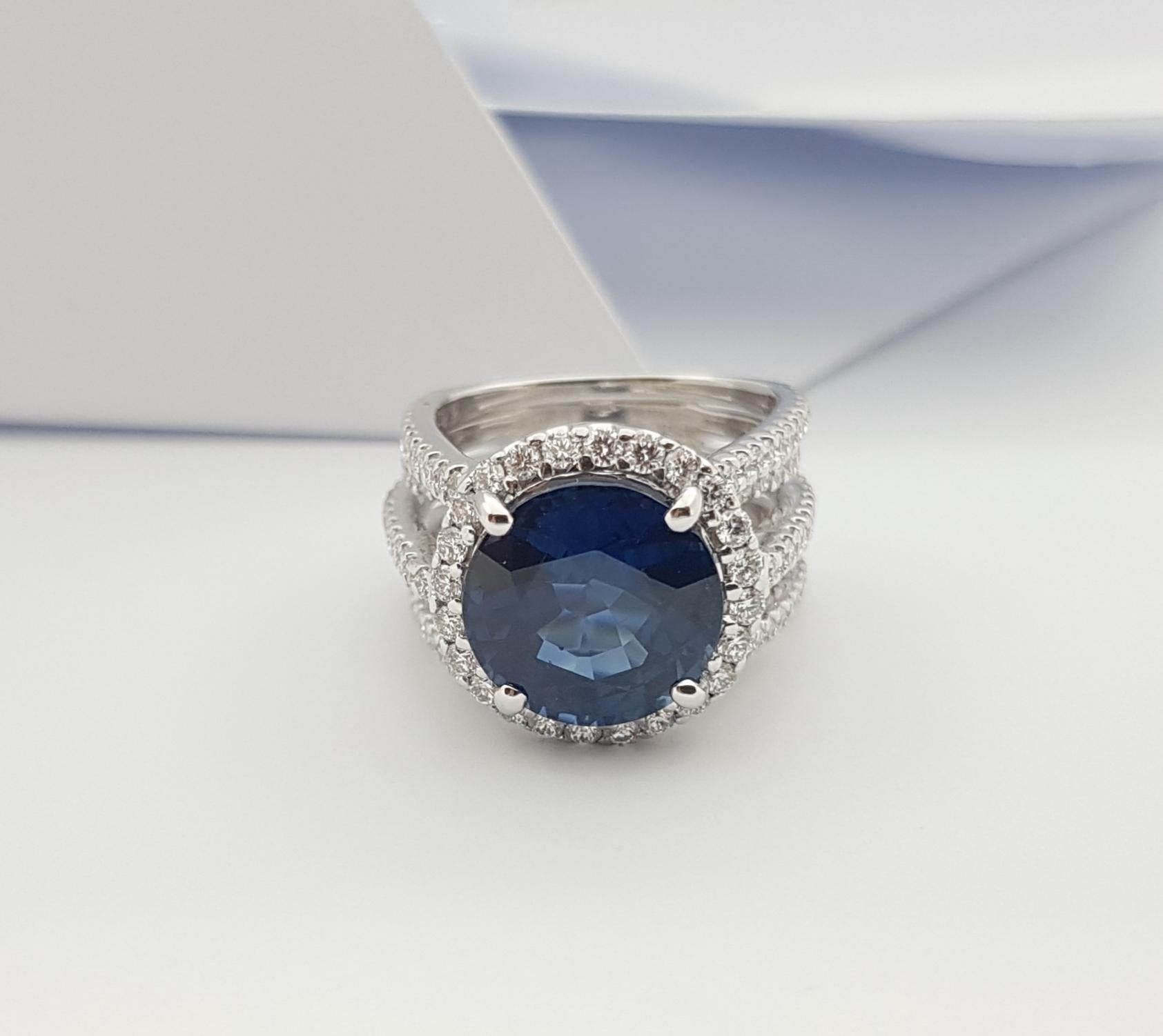 GIA Certified 6cts Round Blue Sapphire with Diamond Ring in 18K White Gold For Sale 8