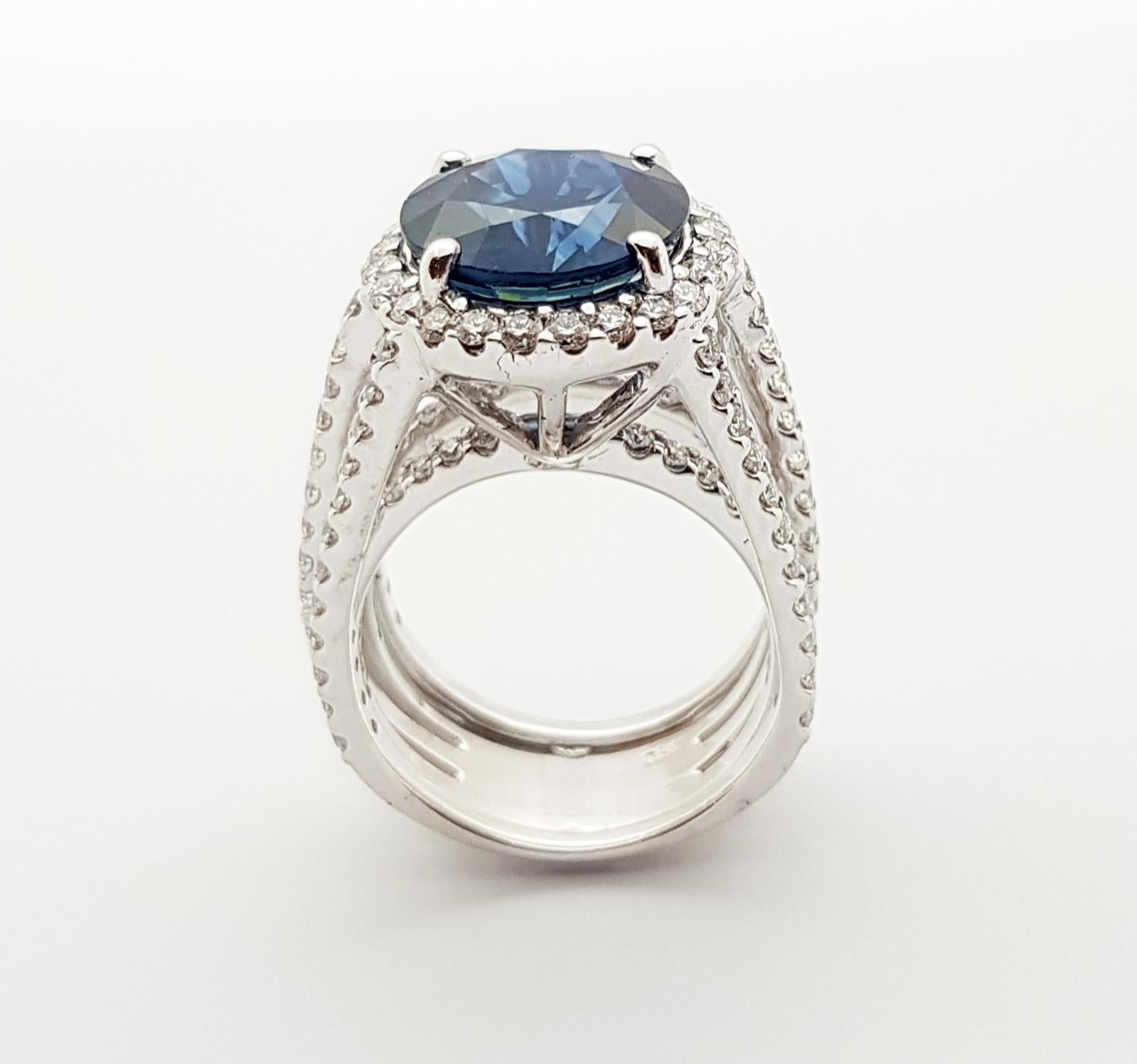 GIA Certified 6cts Round Blue Sapphire with Diamond Ring in 18K White Gold For Sale 3