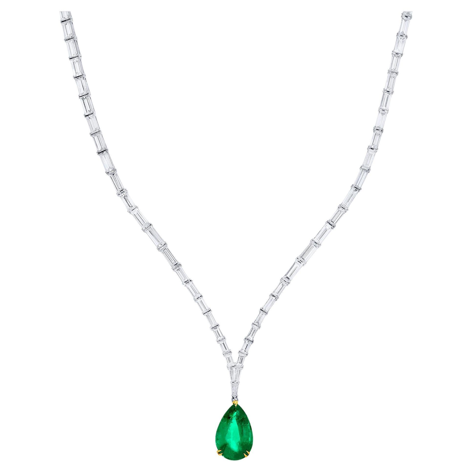 GIA Certified 7 Carat Colombian Emerald Pendant 16.6 Carats Diamond Necklace 18K For Sale