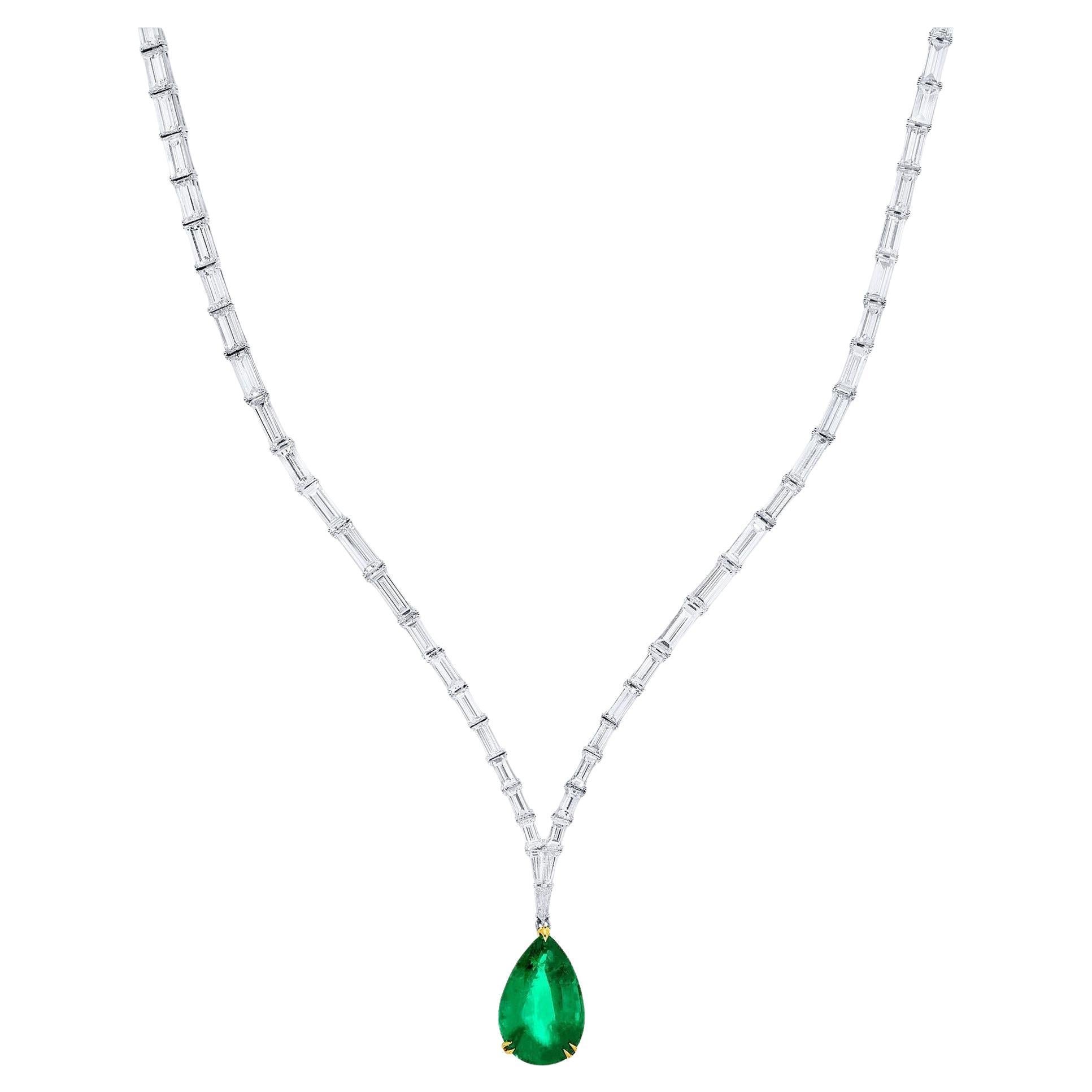 GIA Certified 7 Carat Colombian Emerald Pendant 16.6 Carats Diamond Necklace 18K