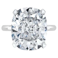 Anello solitario in oro con taglio brillante a cuscino certificato GIA da 7 carati