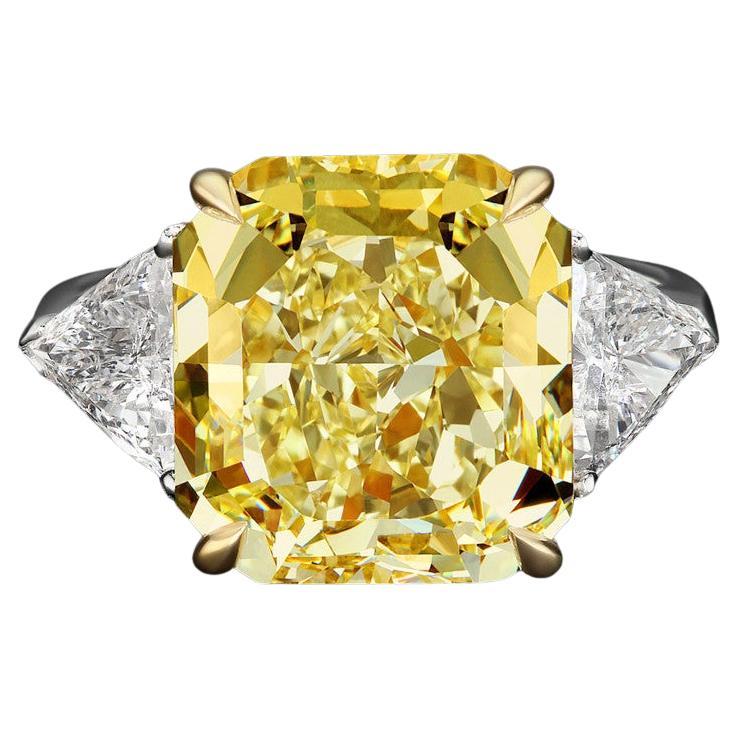 Anillo de compromiso solitario con diamante amarillo intenso de 7 quilates certificado por el GIA 