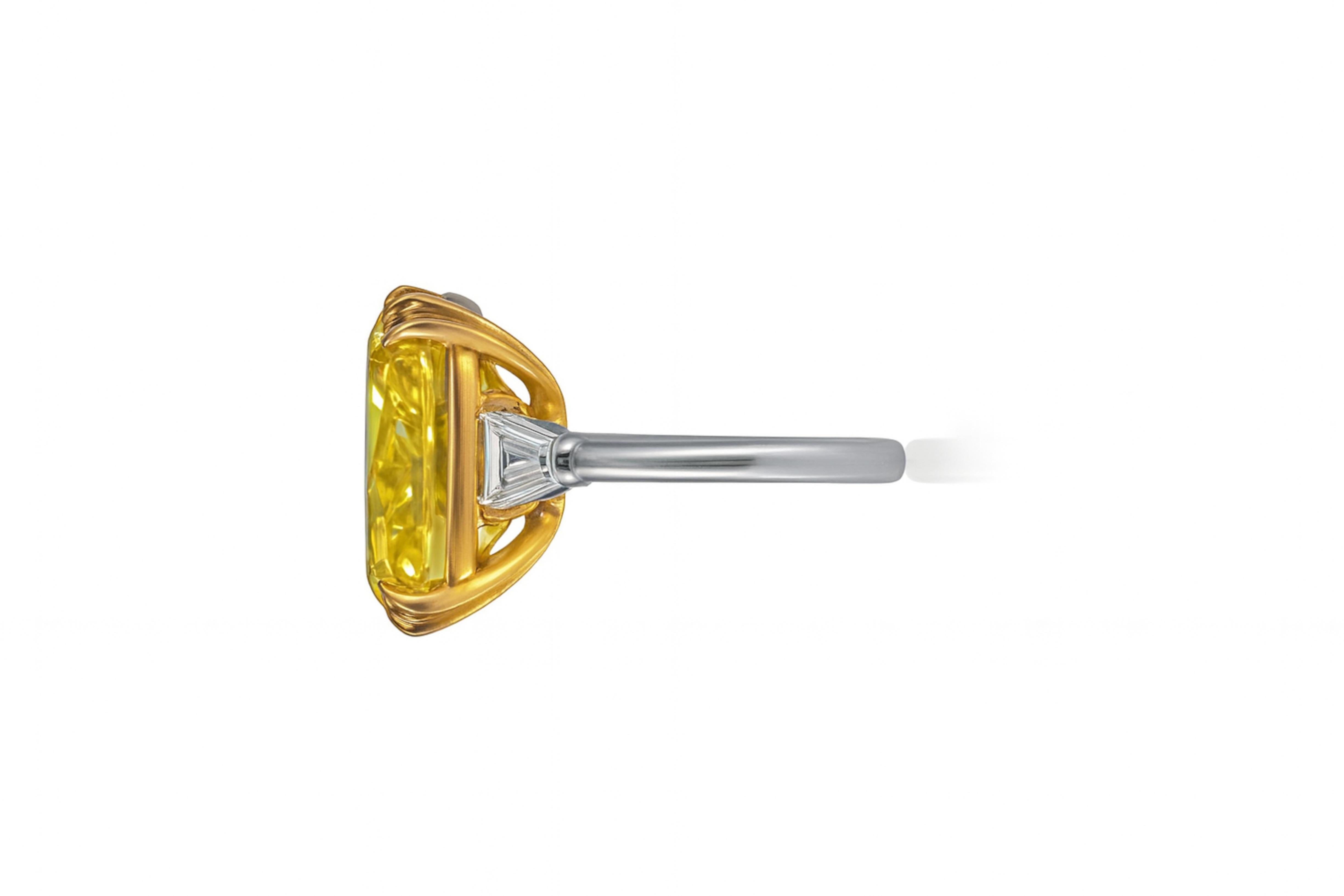 Bague en diamant certifié GIA de 7 carats de couleur jaune vif Neuf - En vente à Chicago, IL