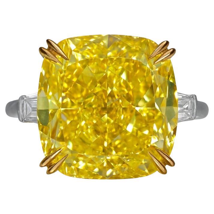 Bague en diamant certifié GIA de 7 carats de couleur jaune vif en vente