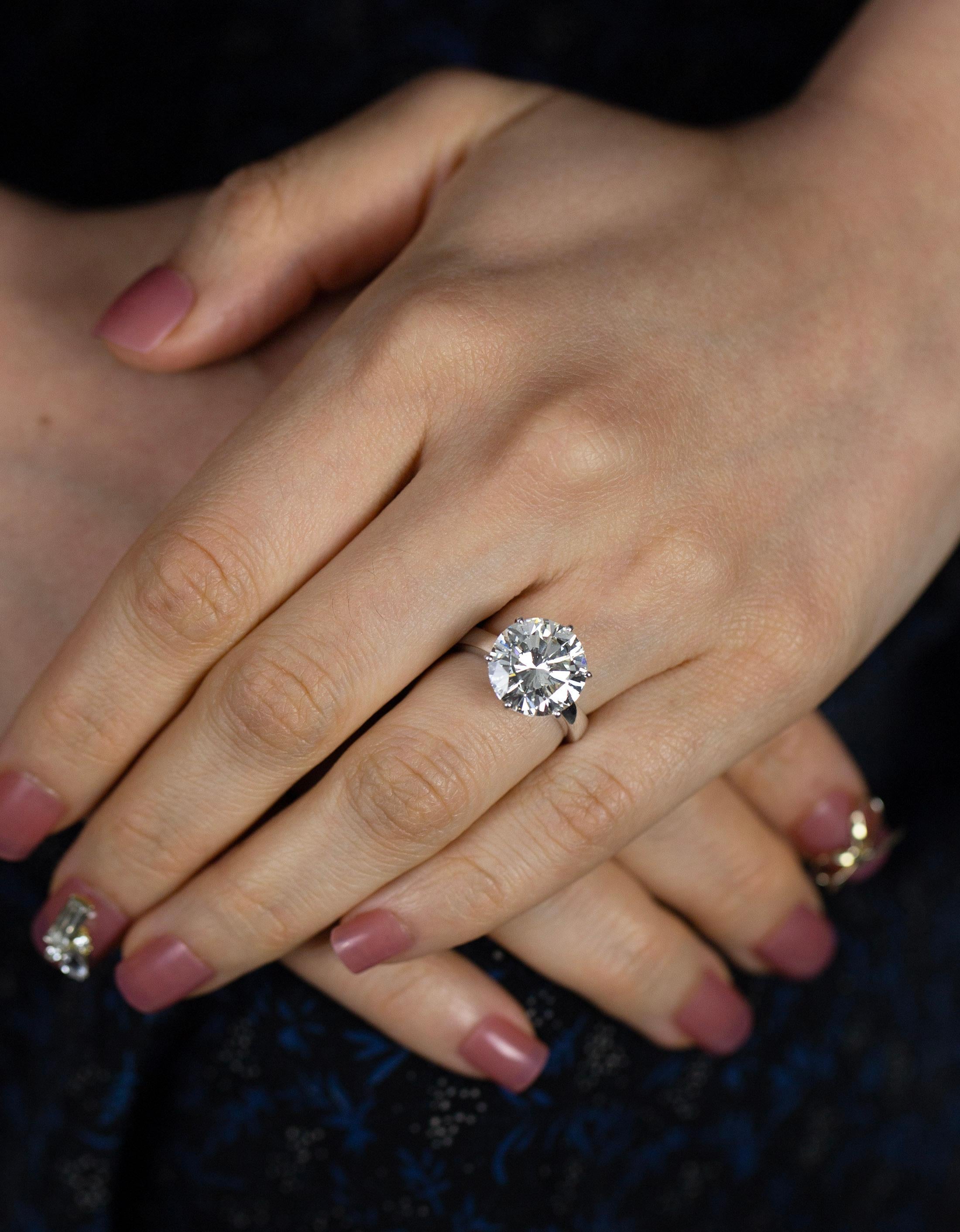 Round Cut GIA Certified 7.00 Carats Round Brilliant Cut Diamond Solitaire Engagement Ring For Sale