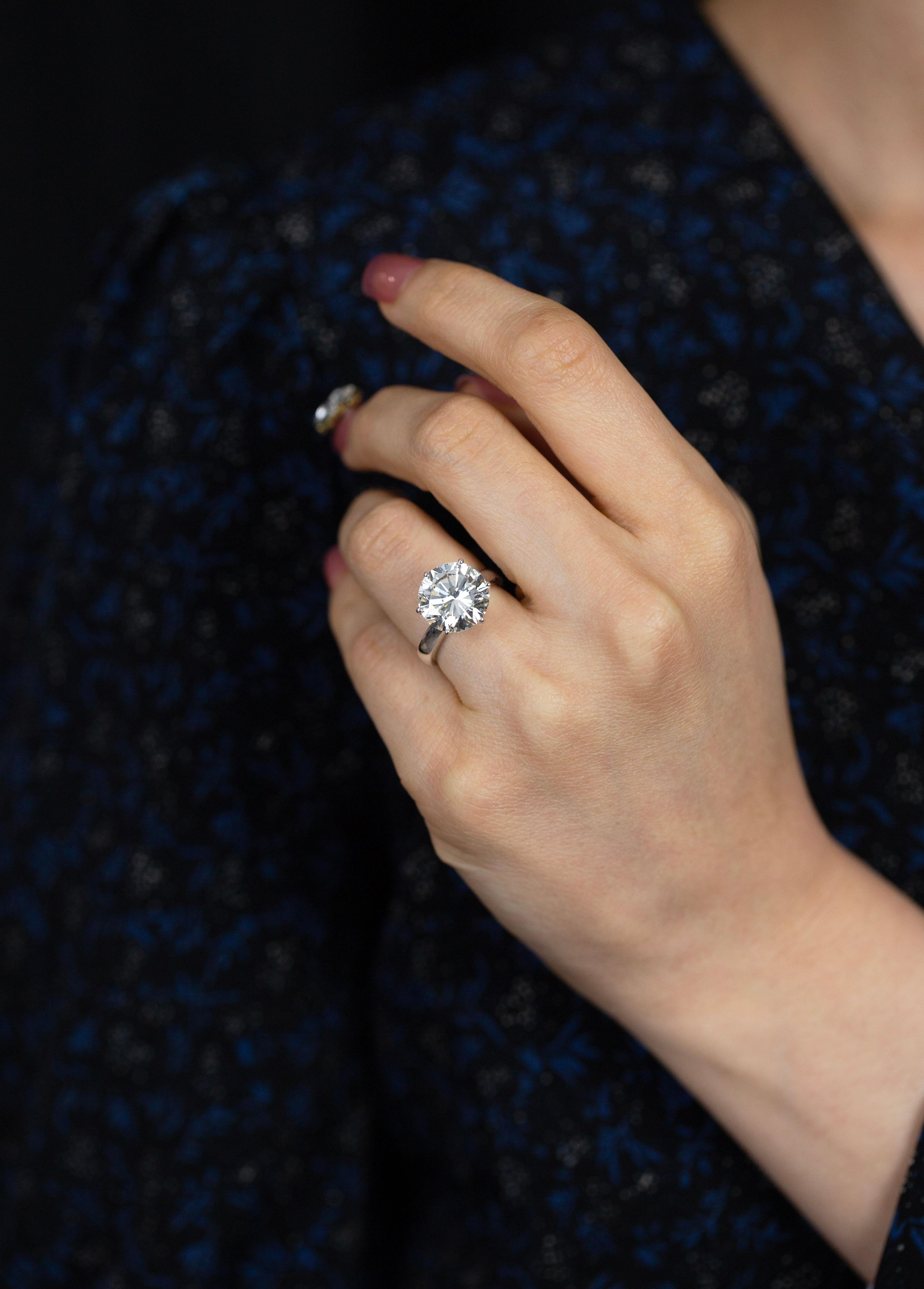 Bague de fiançailles solitaire en diamant rond brillant de 7,00 carats certifiée par le GIA Neuf - En vente à New York, NY