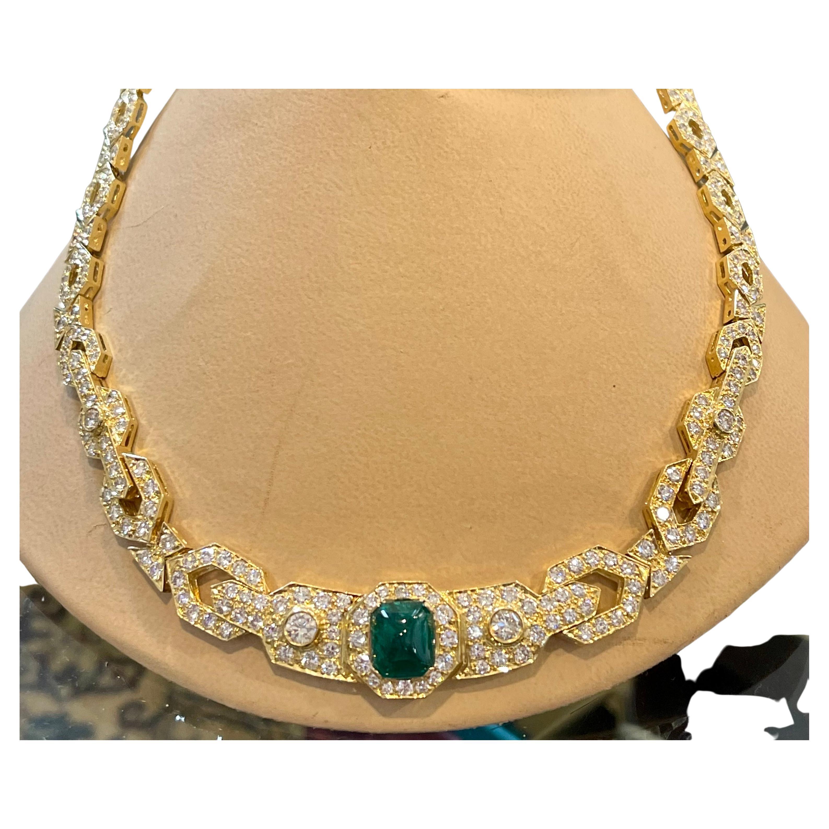 GIA Certified 7 Ct Sugar Loaf Cabochon Colombian Emerald Diamond Necklace 18KYG In Excellent Condition For Sale In New York, NY