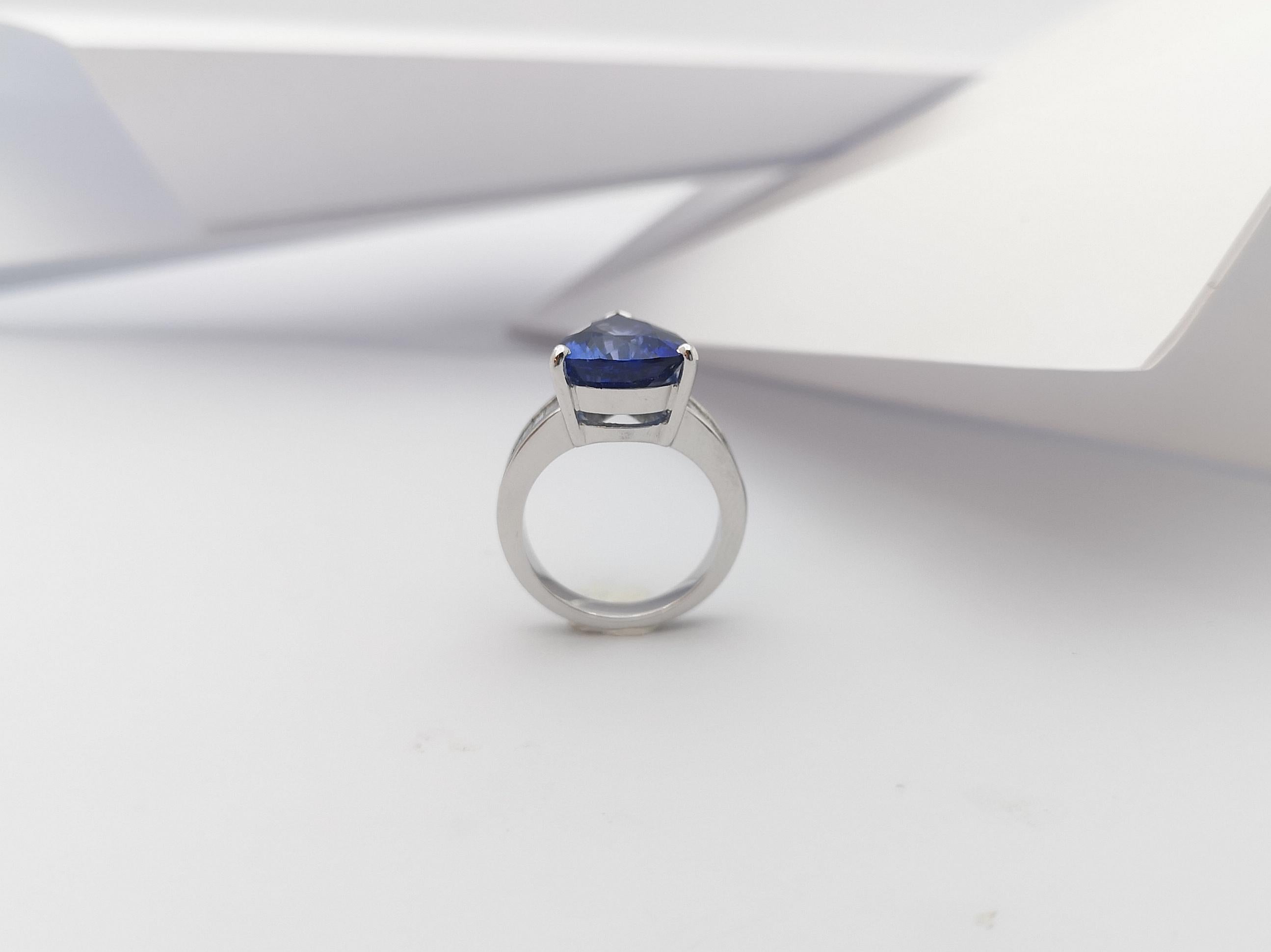 GIA Certified 7cts Ceylon Blue Sapphire with Diamond Ring Set in Platinum For Sale 3