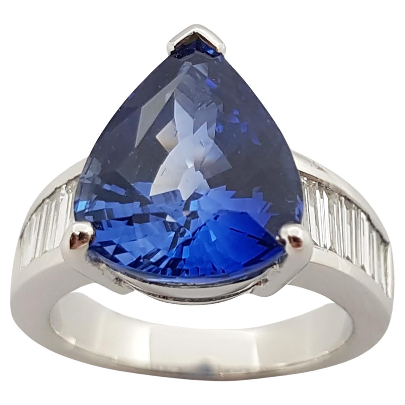 Bague en platine sertie d'un saphir bleu de Ceylan de 7 carats certifié GIA et de diamants