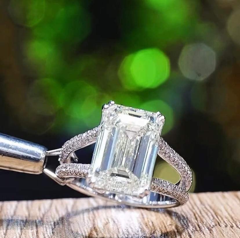 GIA-zertifizierter Solitär-Ring, 7,00 Karat Smaragdform, Diamant 18K Gold, Solitär (Smaragdschliff) im Angebot