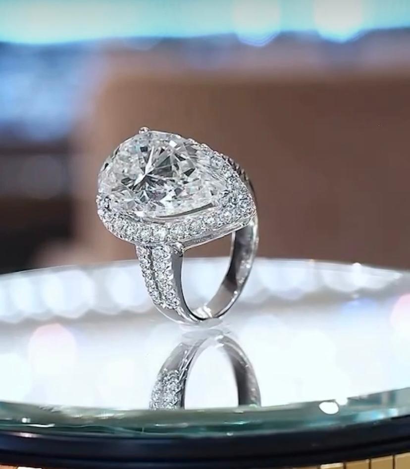 Taille poire Bague solitaire en or 18 carats certifiée GIA avec diamant en forme de poire de 7,00 carats en vente