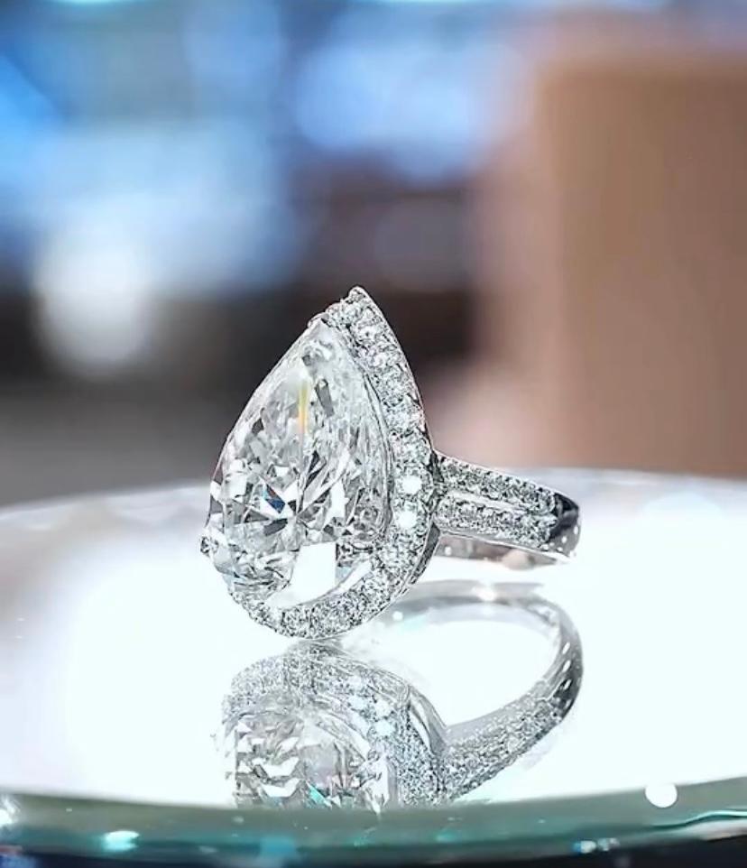 Bague solitaire en or 18 carats certifiée GIA avec diamant en forme de poire de 7,00 carats Neuf - En vente à Massafra, IT
