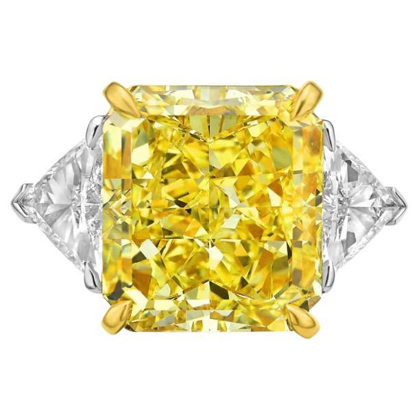 Anello in oro 18 carati con diamante giallo Fancy da 7,00 carati certificato GIA in vendita