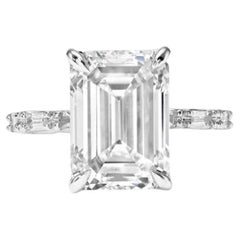 GIA Certified 7.00 Carats G/VS1 Emerald Shape Diamond 18K Gold Ring