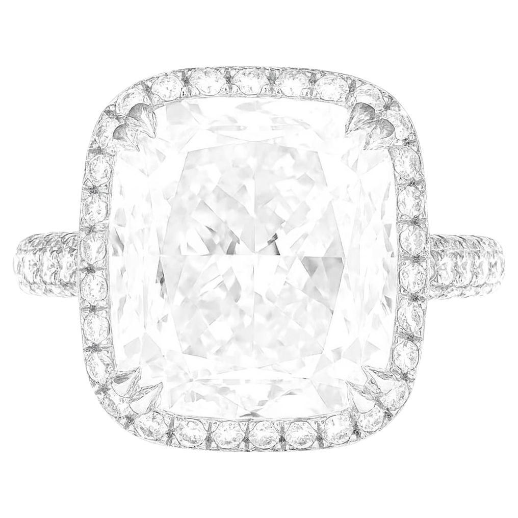 GIA Certified 7,01 Carat E VS1 Cushion Cut Diamond Halo Pavé Ring