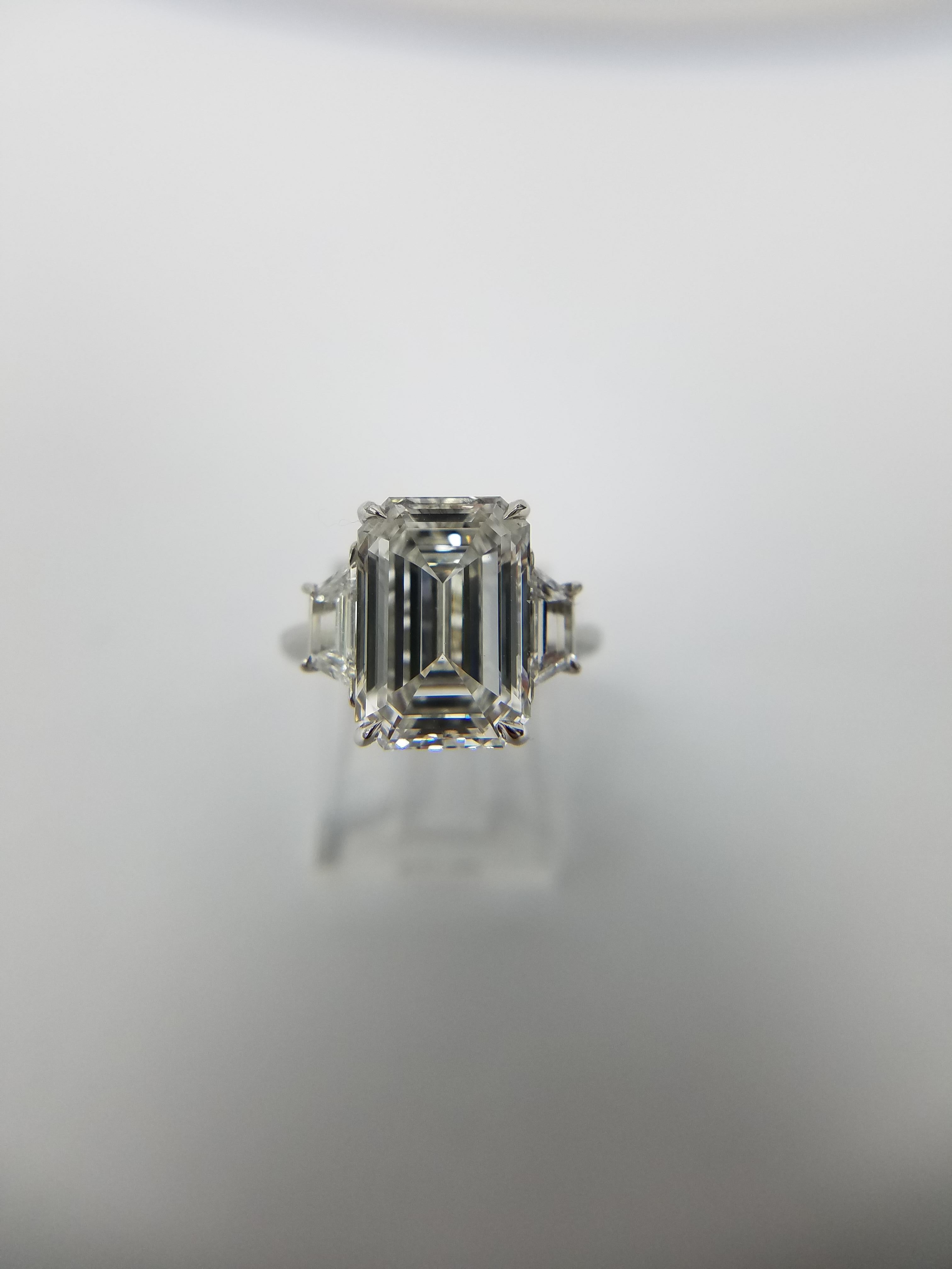 Emerald Cut GIA Certified 7.01 Carat Emeralds Cut Ring F VS2 by Louis Newman & Co