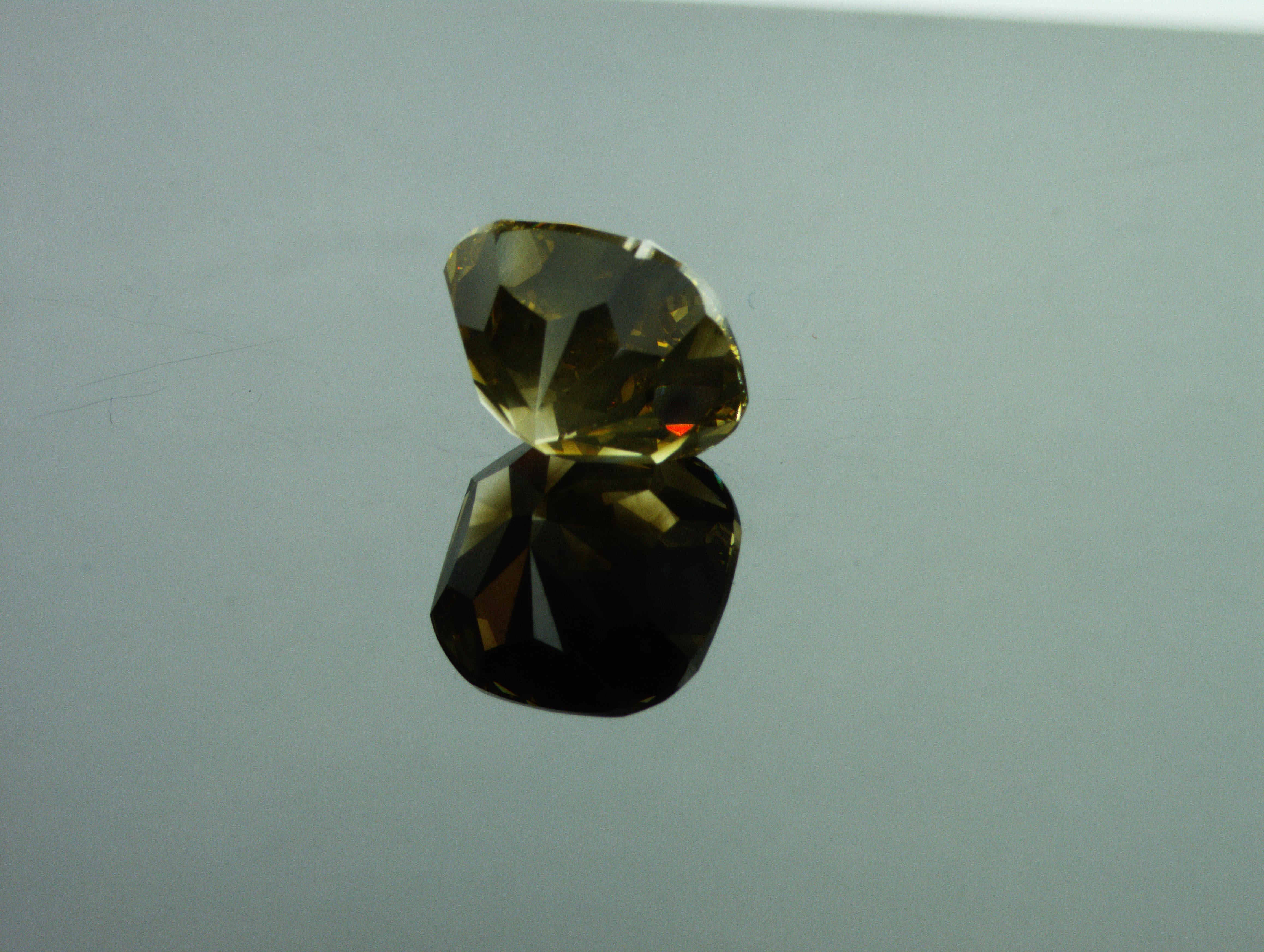 GIA-zertifizierter 7,02 Karat dunkelbraun-gelber Naturdiamant (Fancy) (Kissenschliff) im Angebot