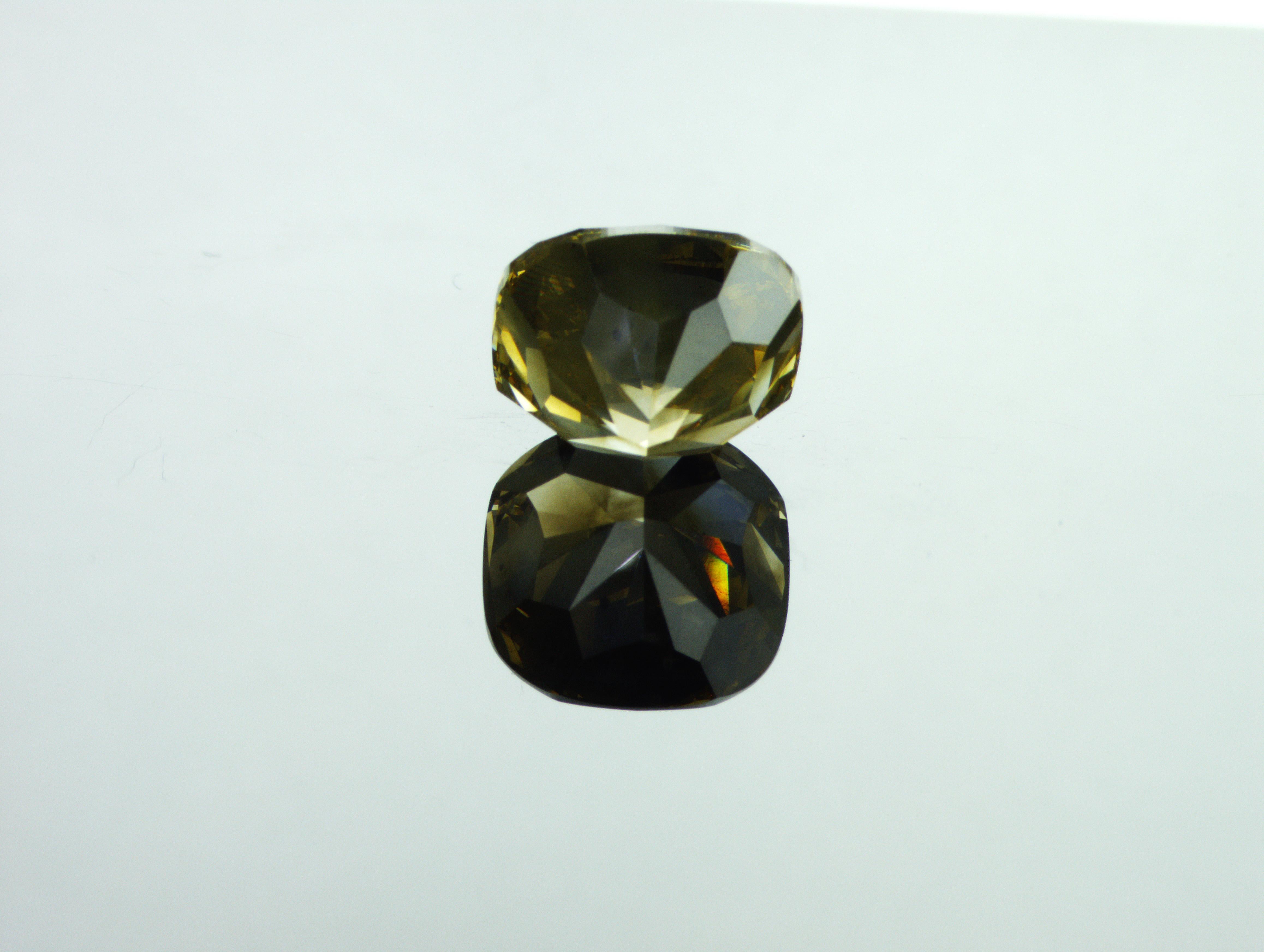 GIA-zertifizierter 7,02 Karat dunkelbraun-gelber Naturdiamant (Fancy) im Zustand „Neu“ im Angebot in Dubai, UAE