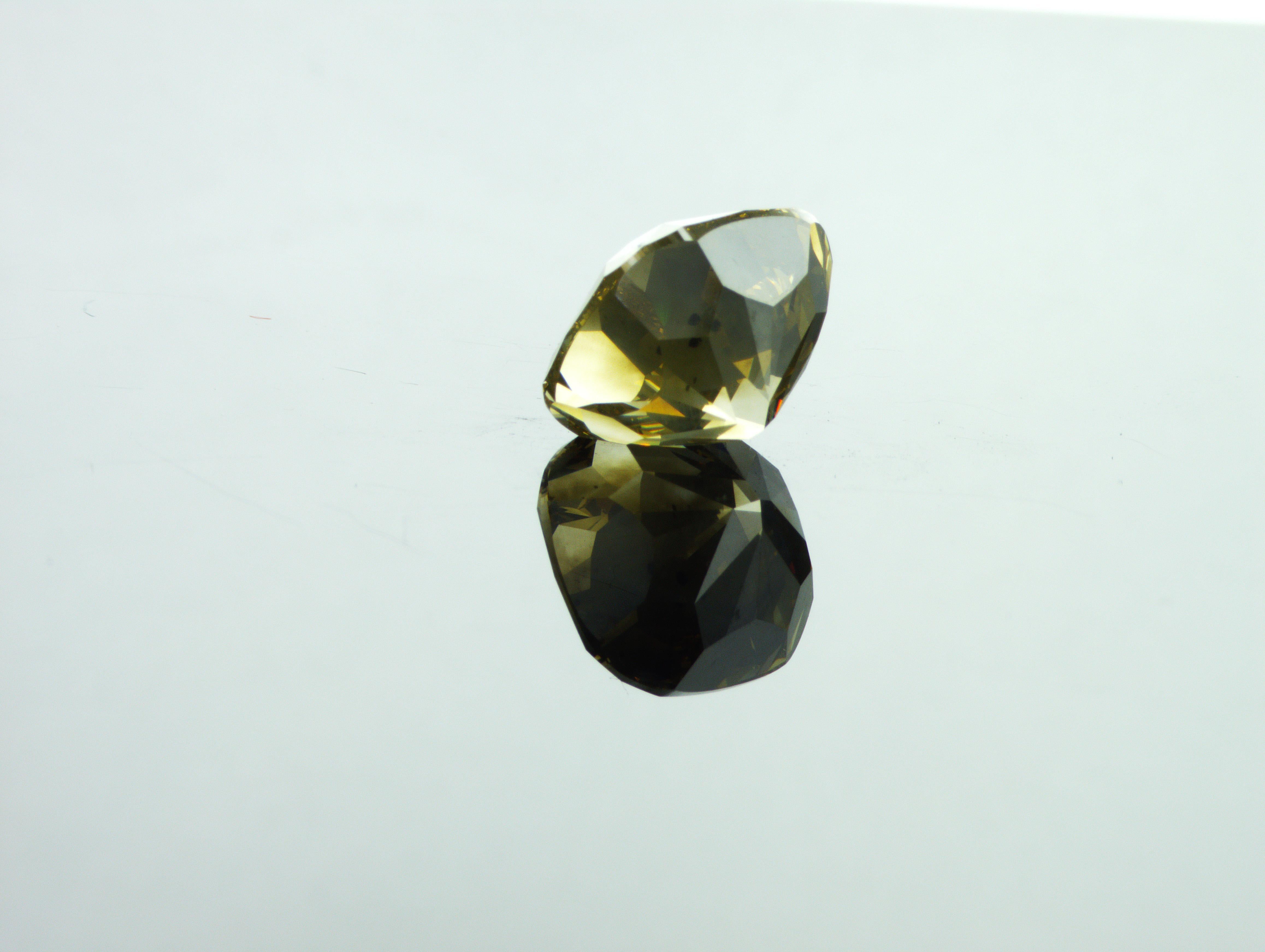 GIA-zertifizierter 7,02 Karat dunkelbraun-gelber Naturdiamant (Fancy) für Damen oder Herren im Angebot