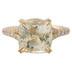 GIA-zertifizierte 7.11 Karat. Natürlicher Gelber Saphir Diamant Ring mit geteiltem Schaft 