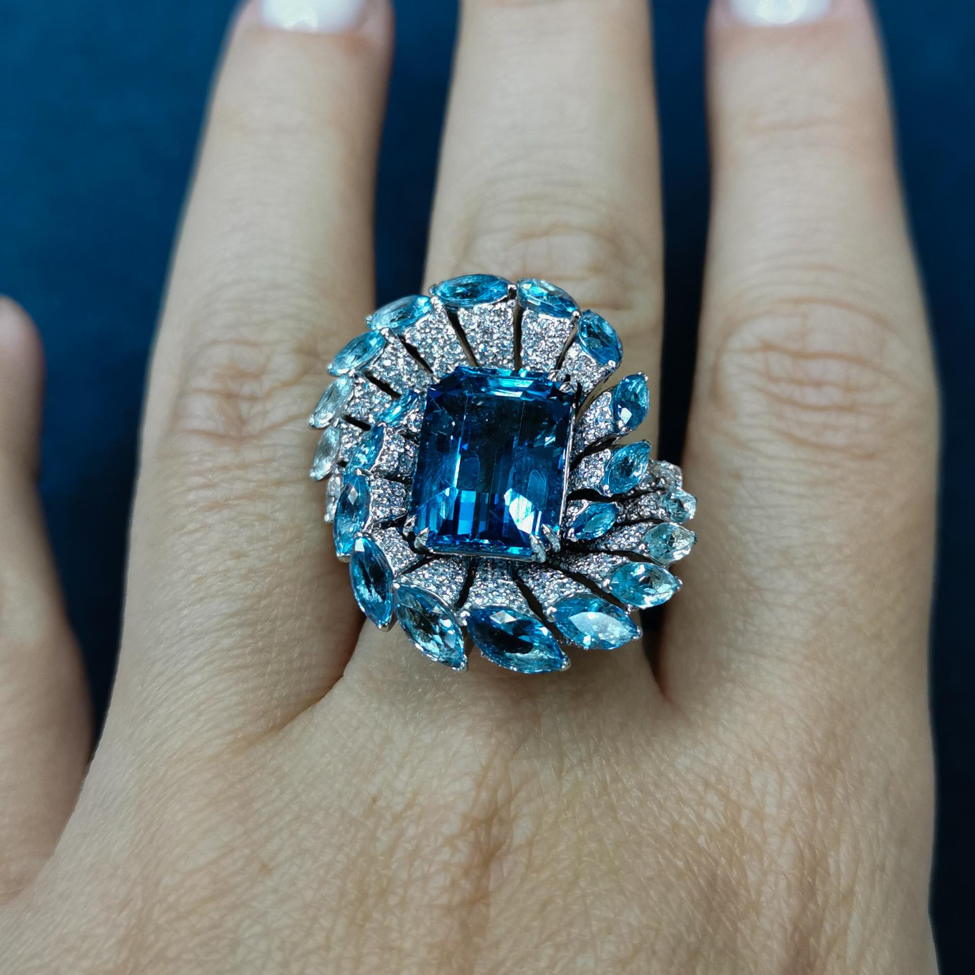 Bague en or blanc 18 carats avec aigue-marine Santa-Maria et diamants certifiés GIA de 7,14 carats 5