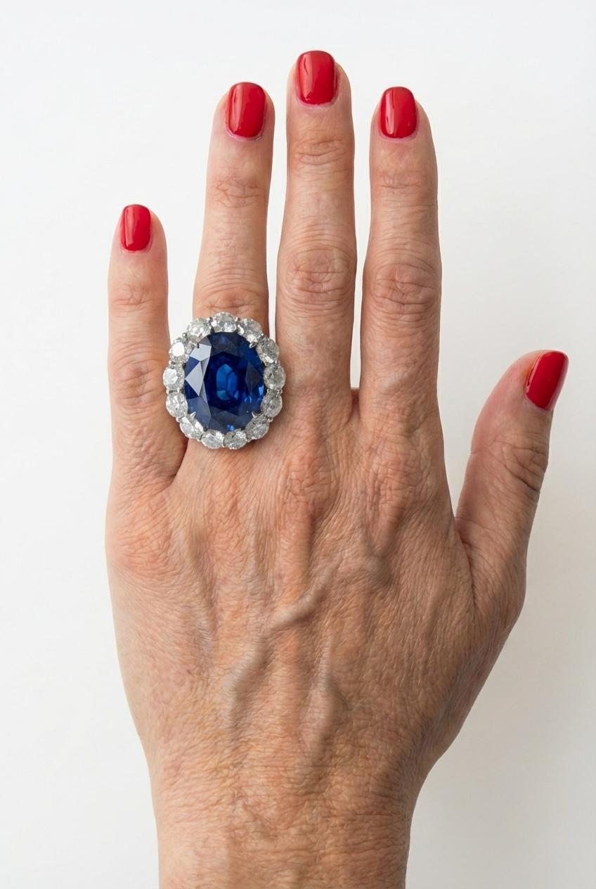 GIA Certified 7.18 Carat NO HEAT Blue Sapphire and Diamond Ring Corte oval en venta