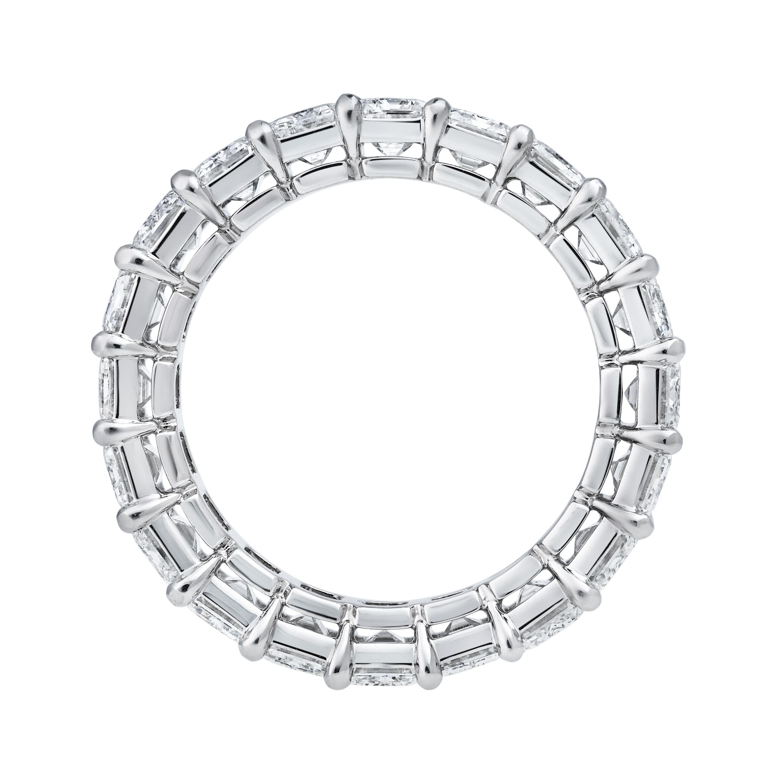 Contemporain Alliance certifiée GIA de 7,20 carats de diamant taille émeraude totale pour l'éternité en vente