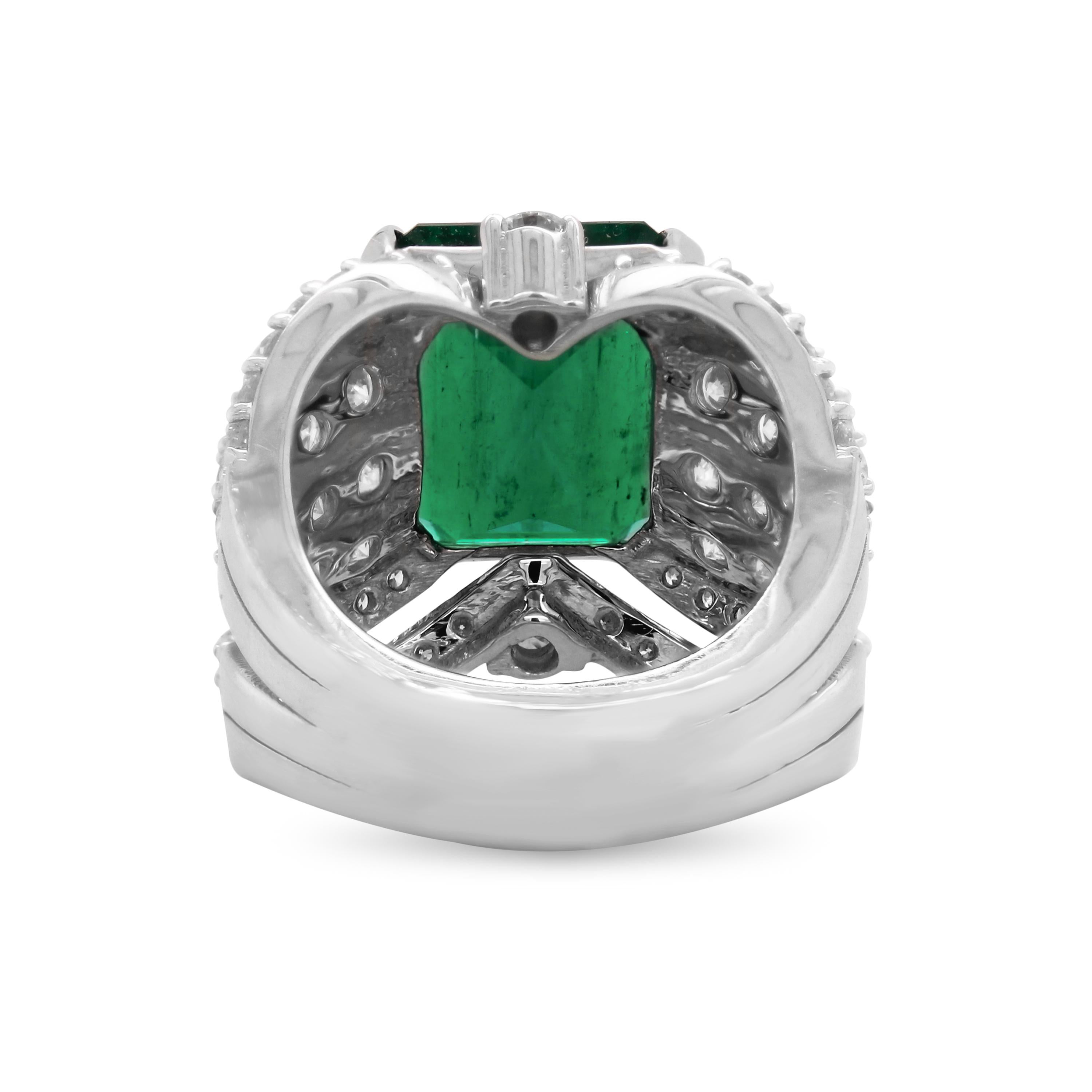 Contemporary GIA Certified 7.25 Carat Colombian Emerald 18k White Gold Diamond Cocktail Ring For Sale