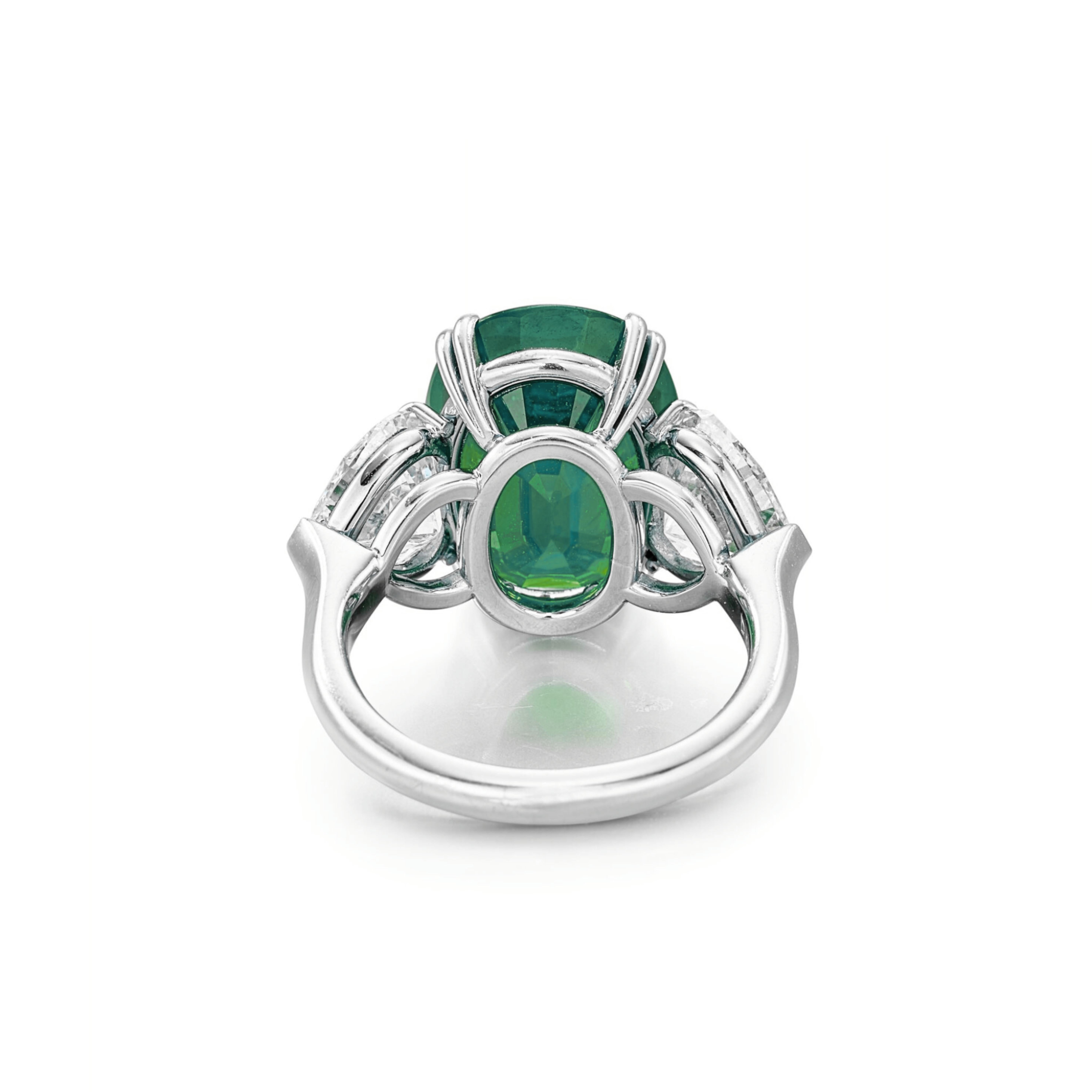 Contemporary GIA Certified 7.26 Carat Green Colombian Emerald Heart Cut Diamond Ring For Sale