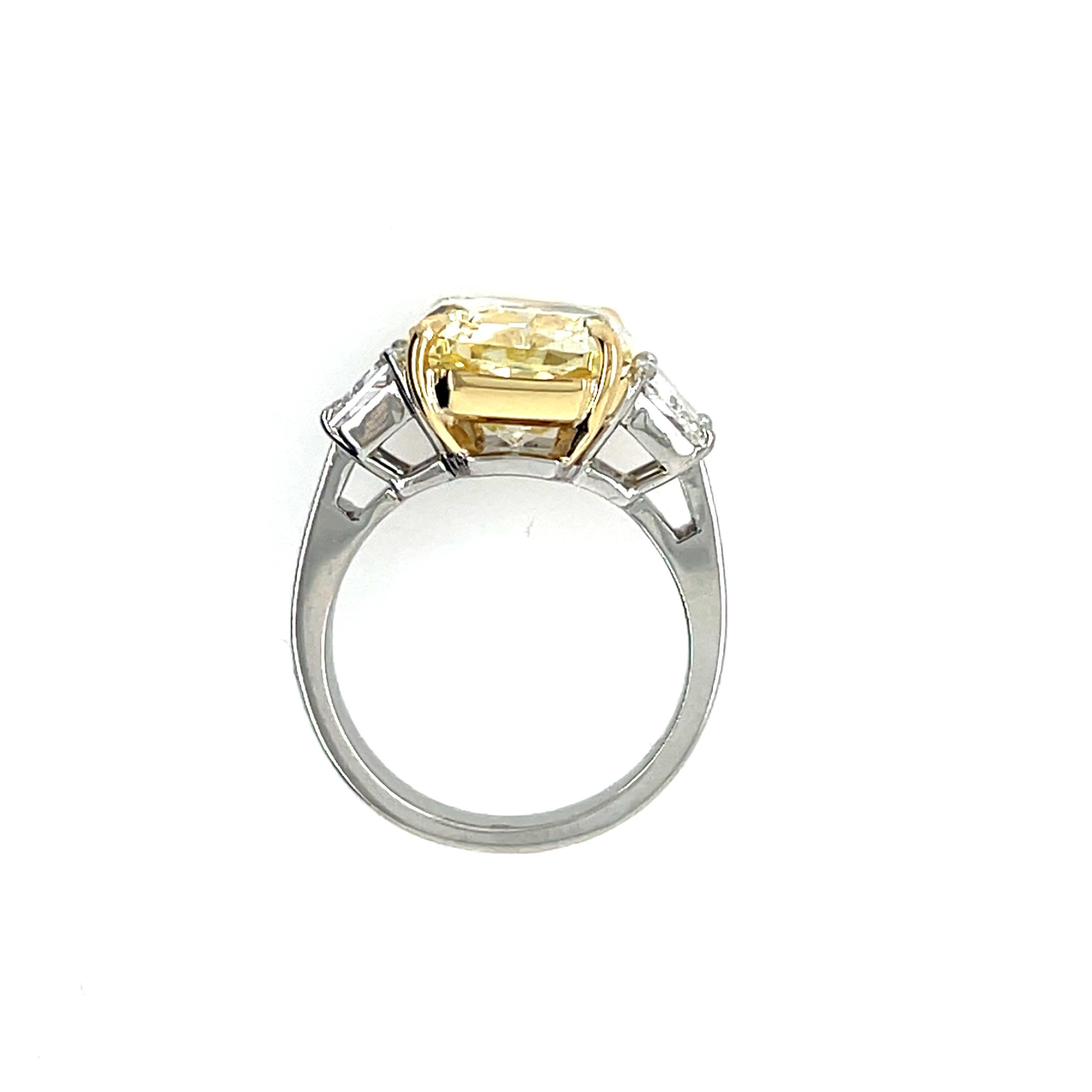 GIA Certified 7.28 Carat Natural Fancy Yellow VVS2 Diamond Plat Engagement Ring For Sale 1